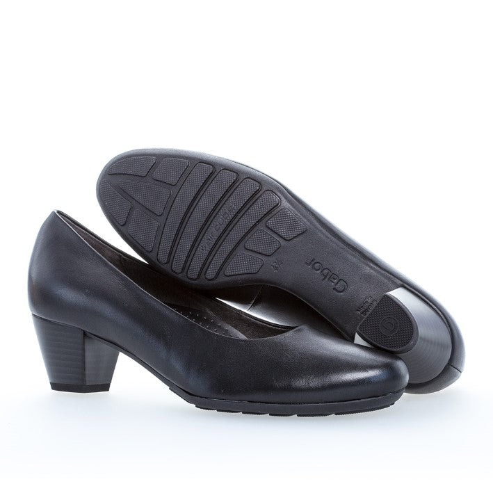 GABOR Black leather pumps with easy walking,