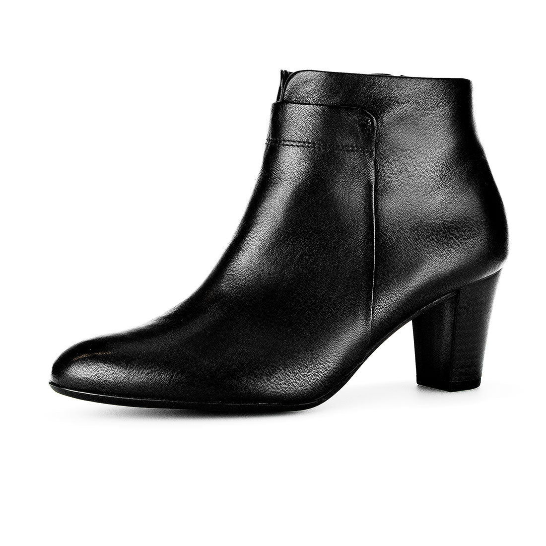 GABOR Black leather boot with pointed toe,