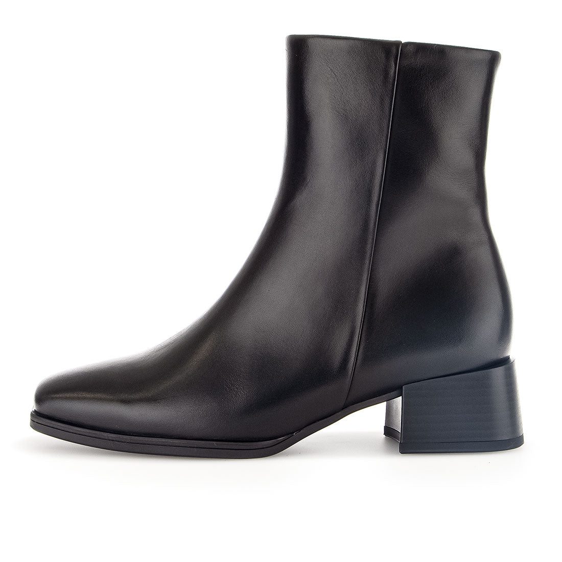 GABOR Black leather boot with zipper,