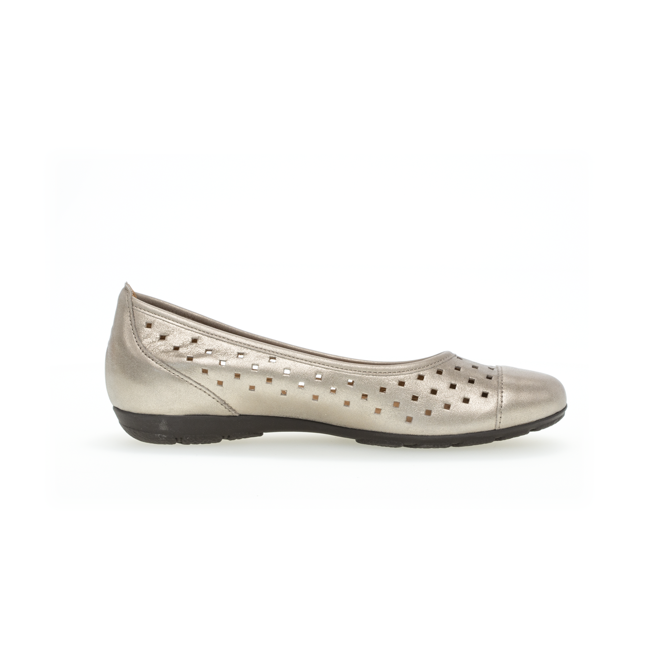 24.169 - CAP TOE PERFORATED BALLET FLAT