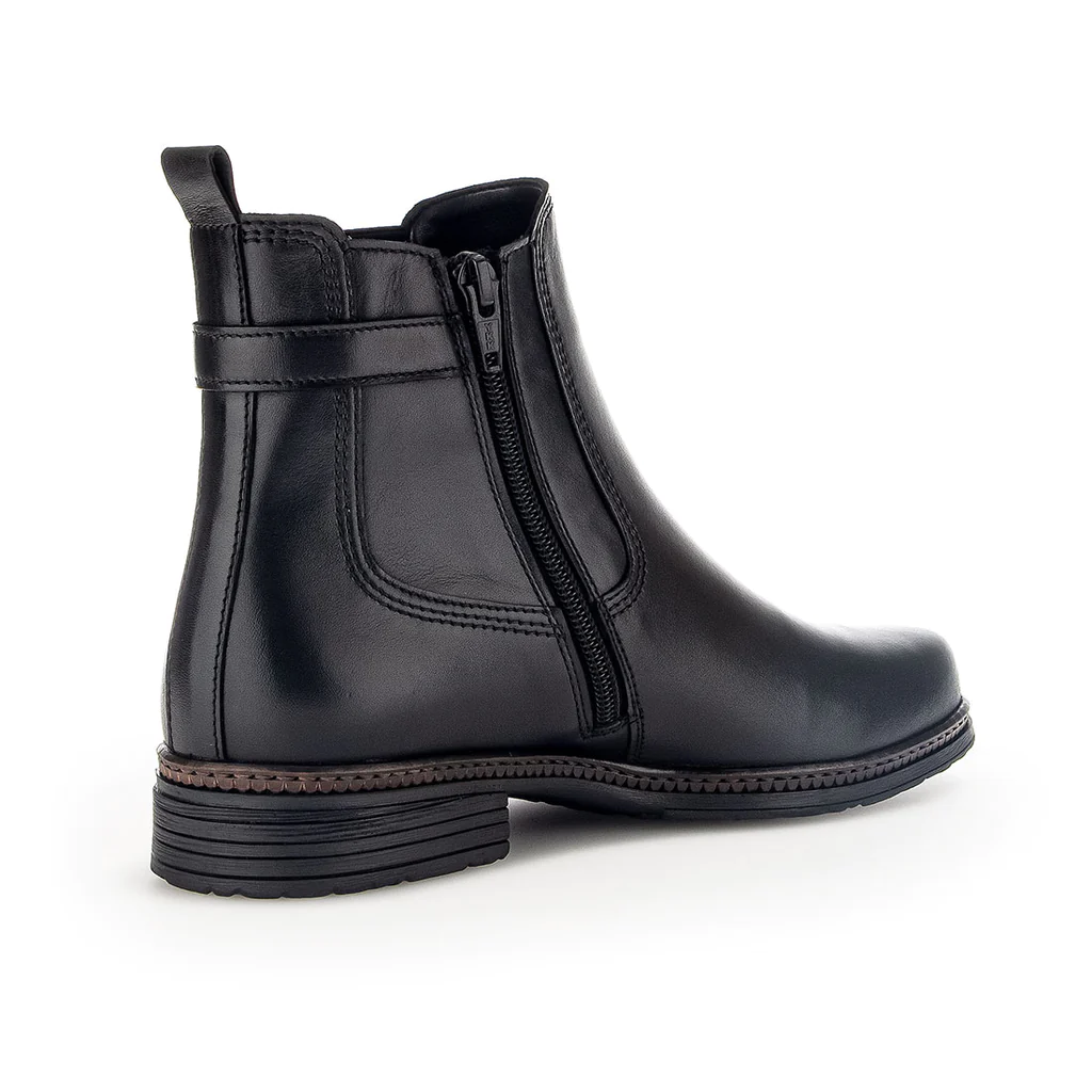 Gabor black leather boot with elastic+zipper