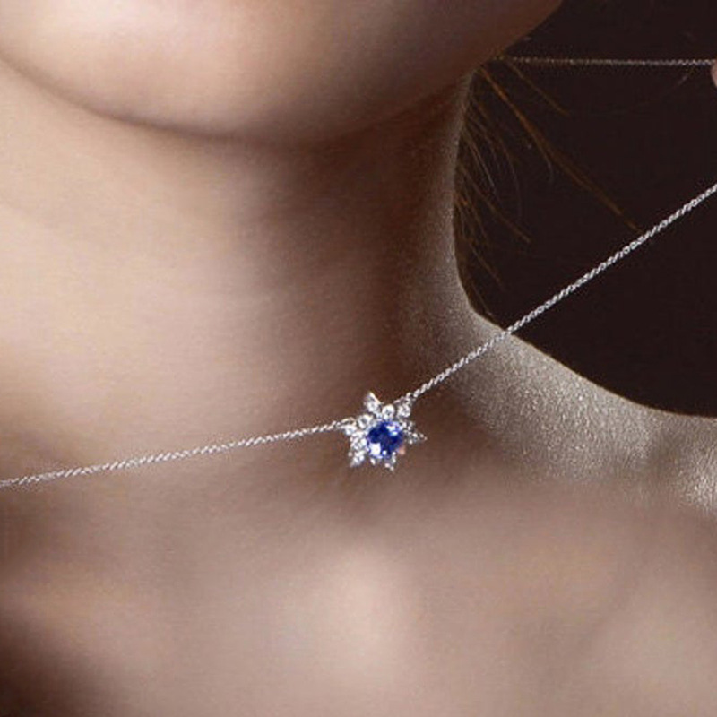 Trendy and fashionable Klein blue necklace