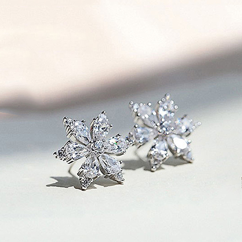 Minimalist snowflake flower inlaid earrings