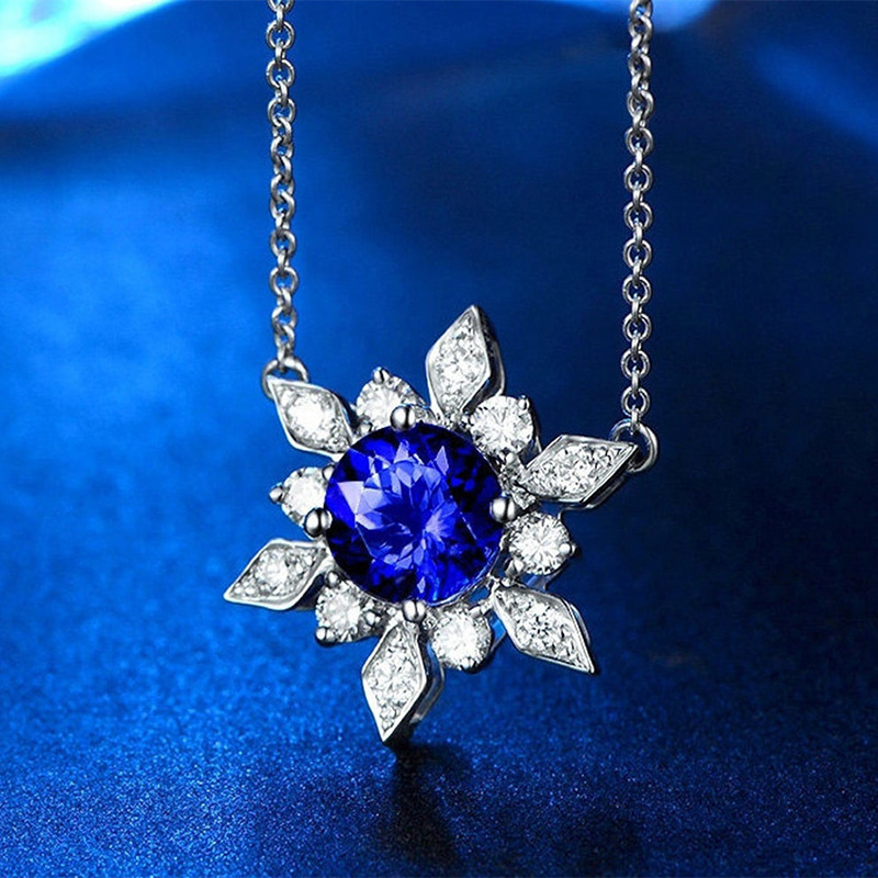 Trendy and fashionable Klein blue necklace