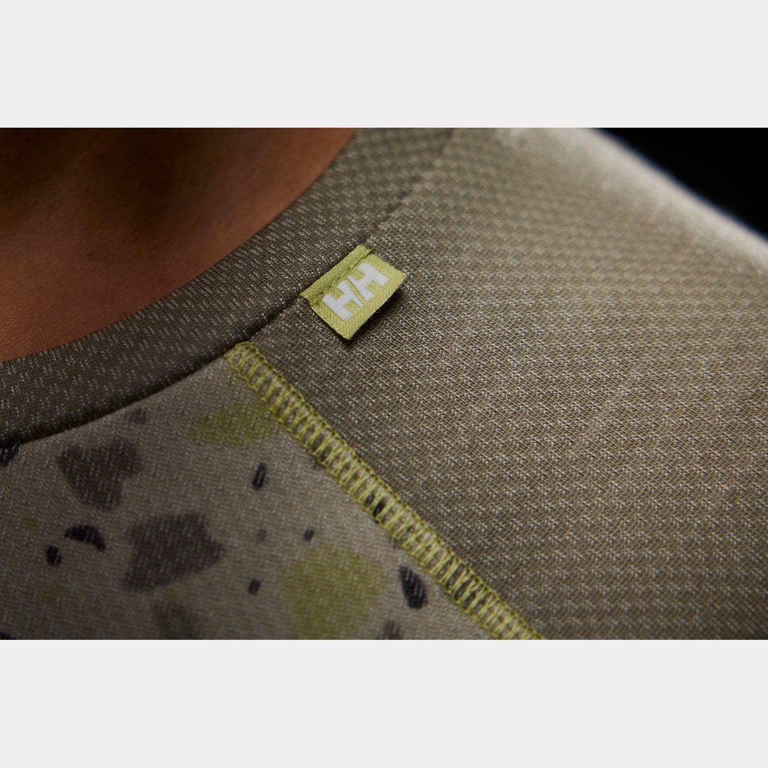 Women's LIFA® Merino Midweight Graphic Long-Sleeve Crew Base Layer