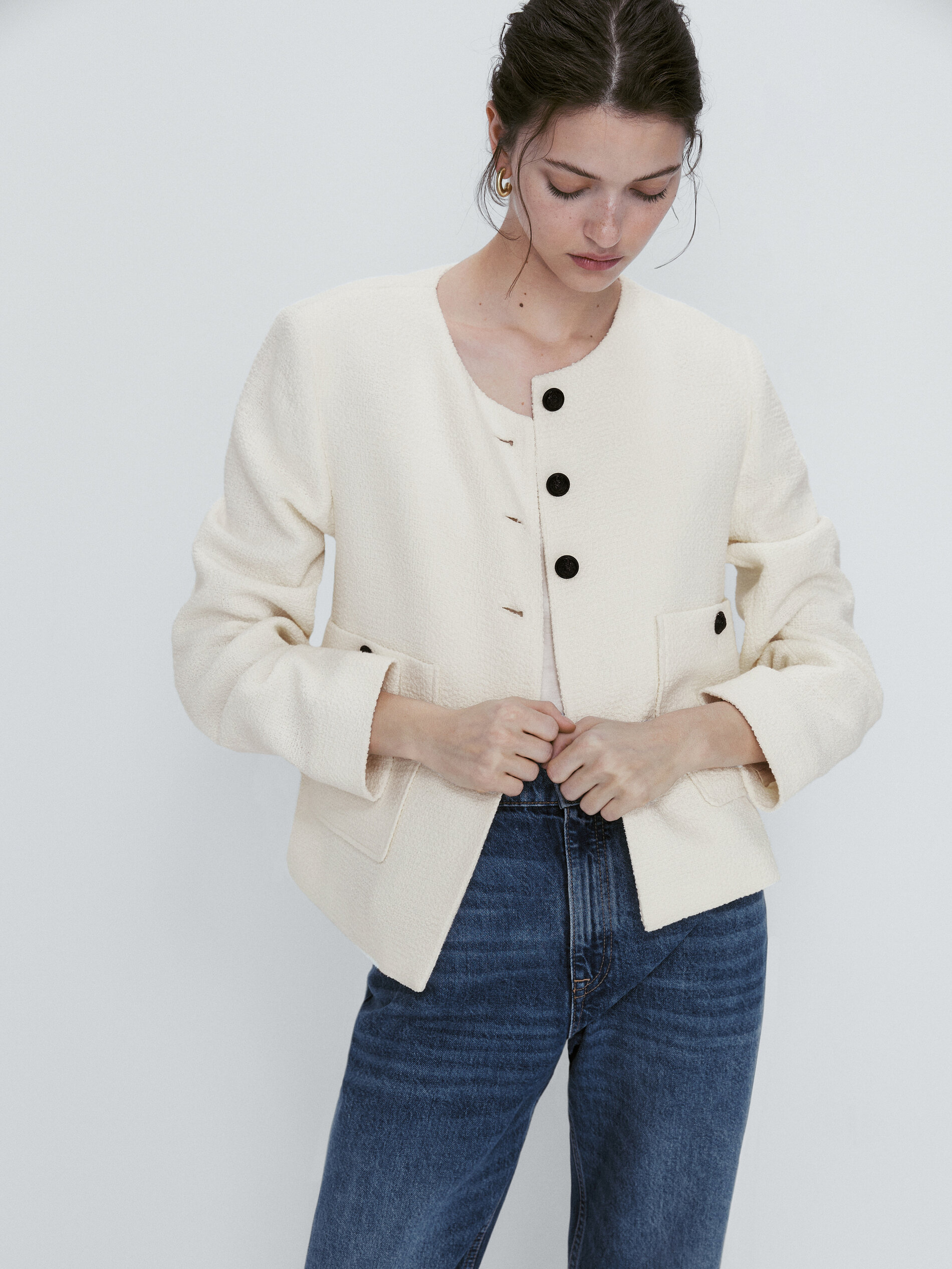 Chaqueta corta botones contraste - CRUDO
