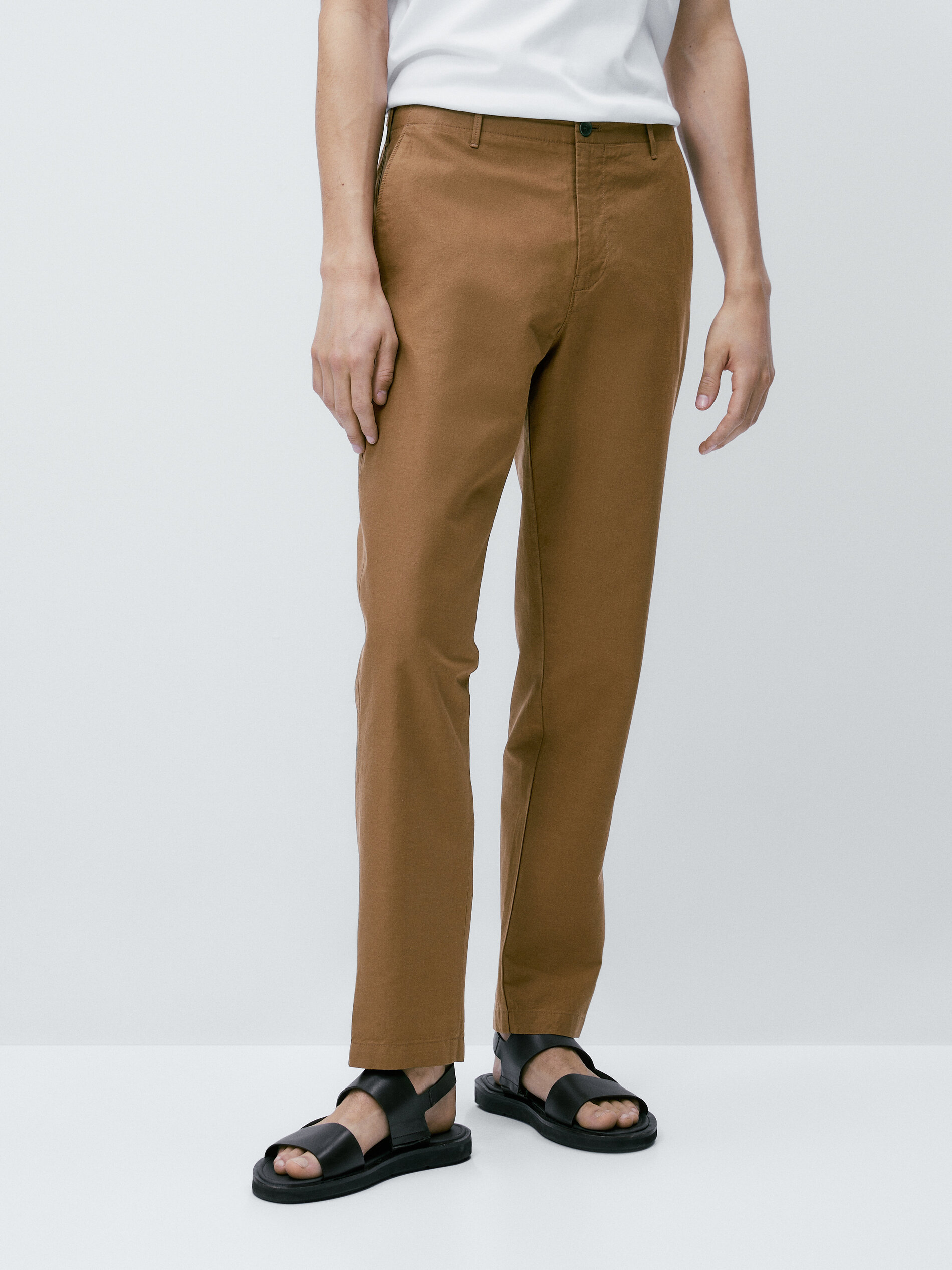 Pantalón chino con algodón y lino tapered fit - TOSTADO