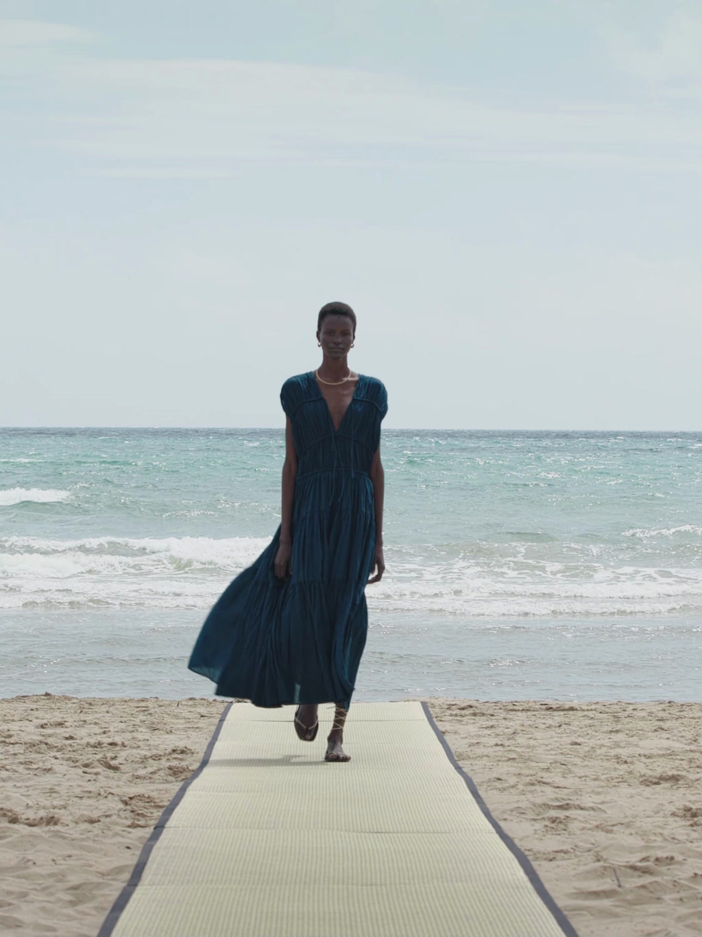 Vestido plisado detalle lazos - AZUL MARINO