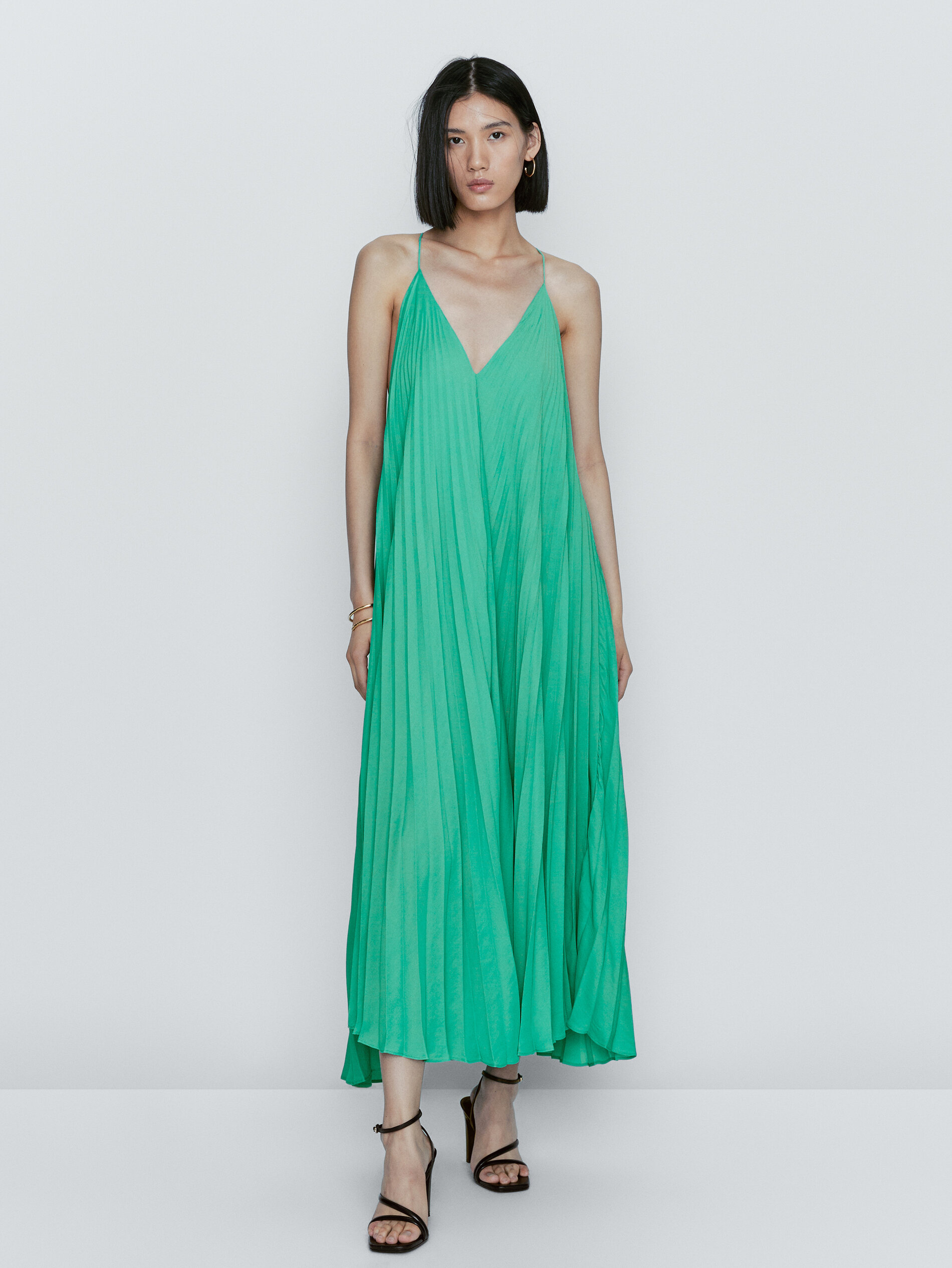 Vestido plisado escote pico - TURQ.OSCU