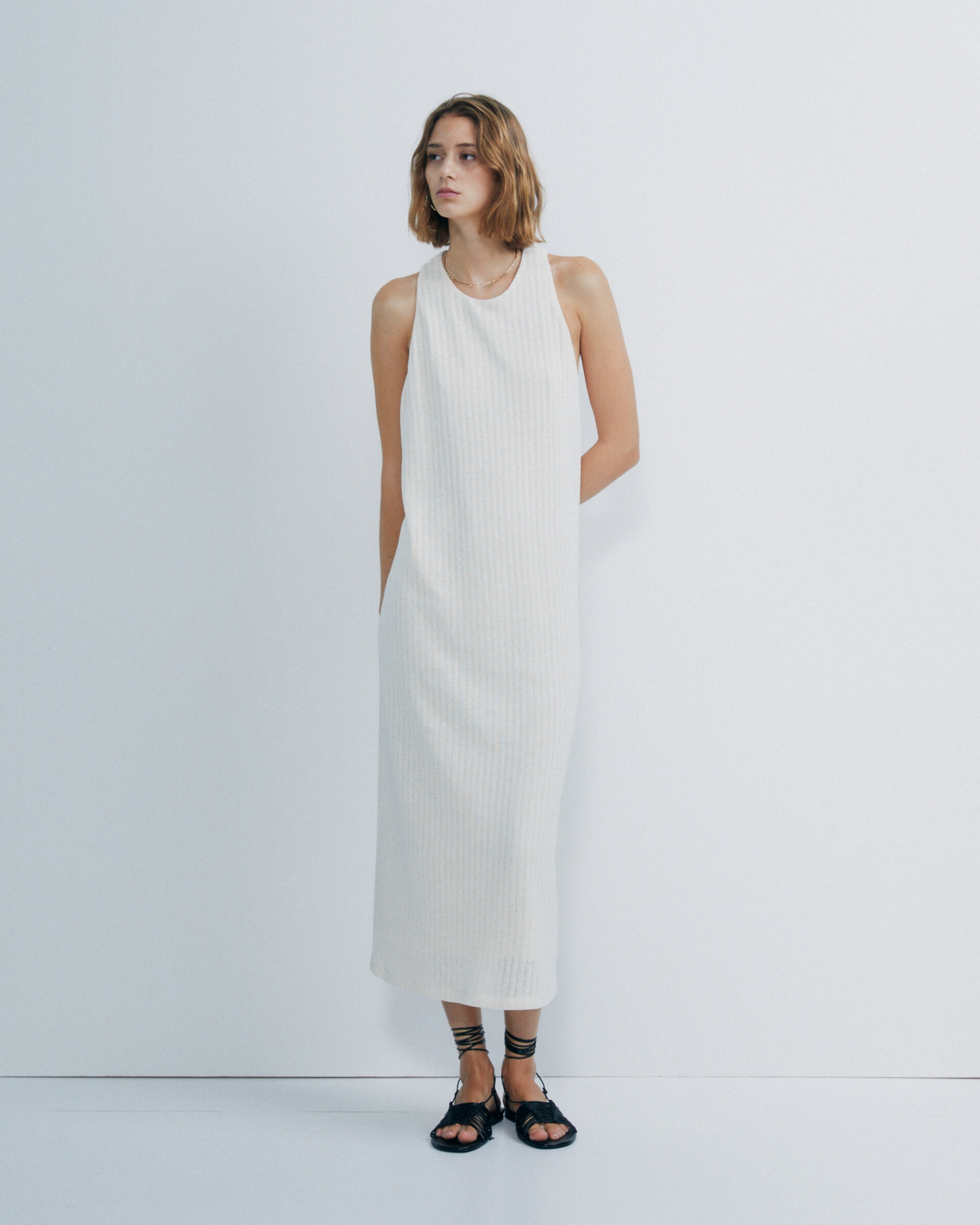 Vestido estructura detalle trenza espalda - CRUDO