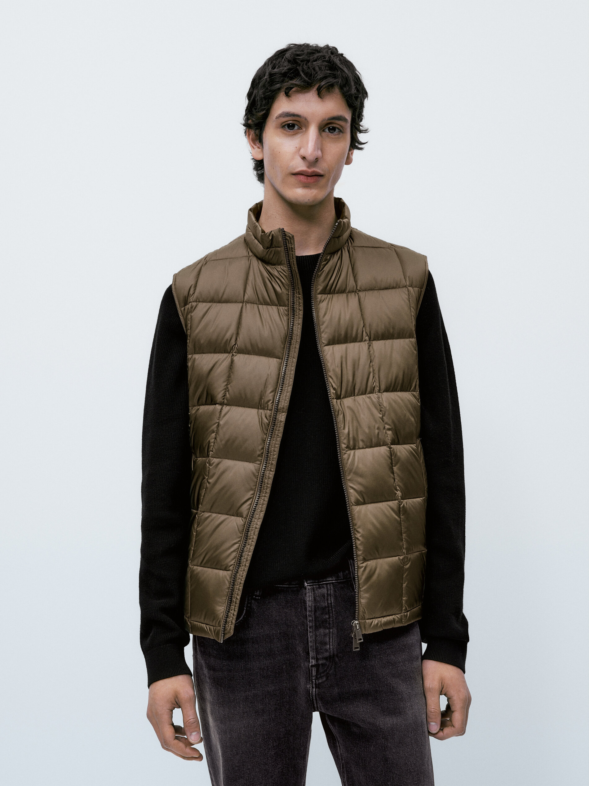 Chaleco acolchado ligero plumas - TOSTADO