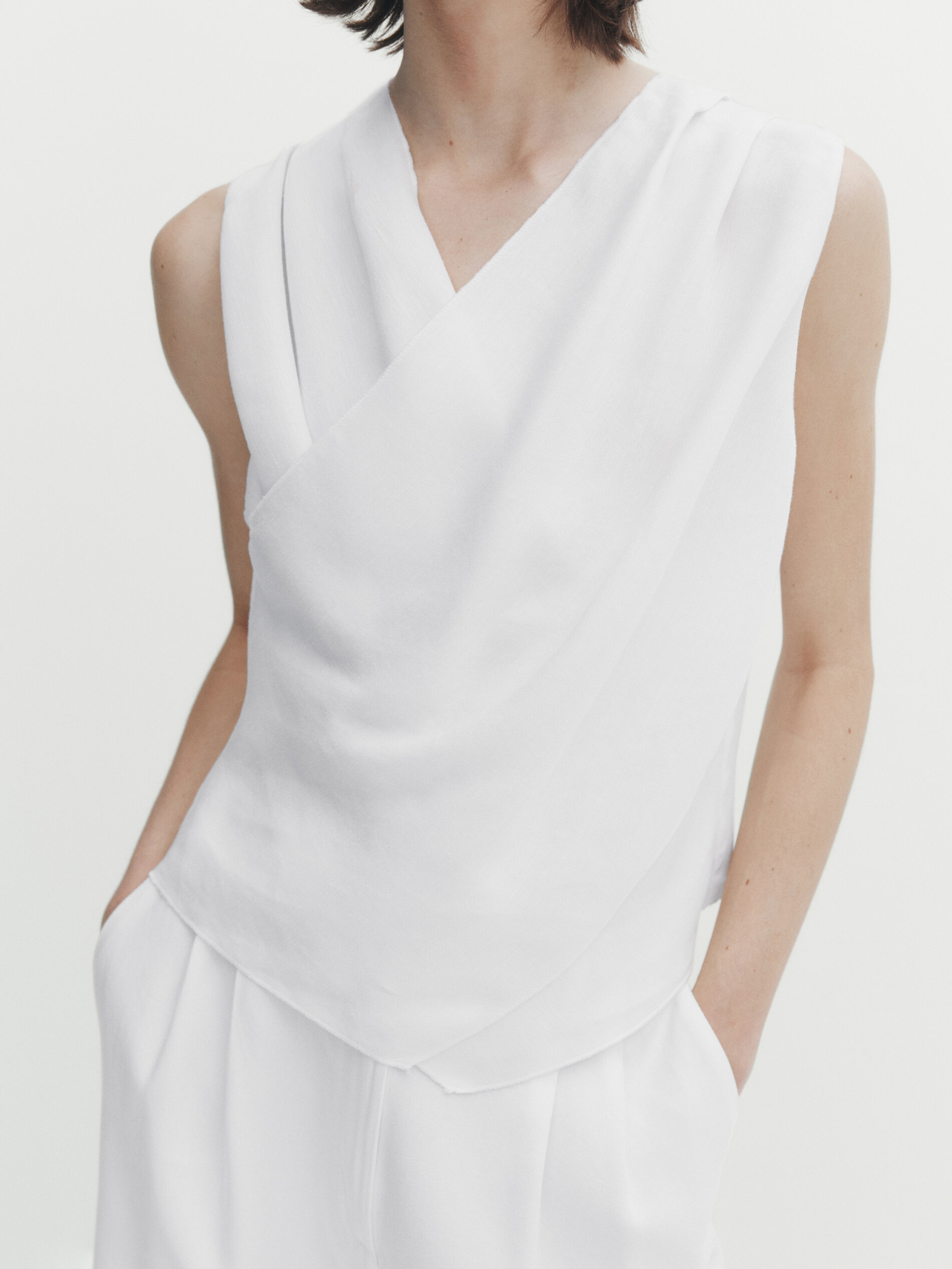 Top cruzado con lino - BLANCO