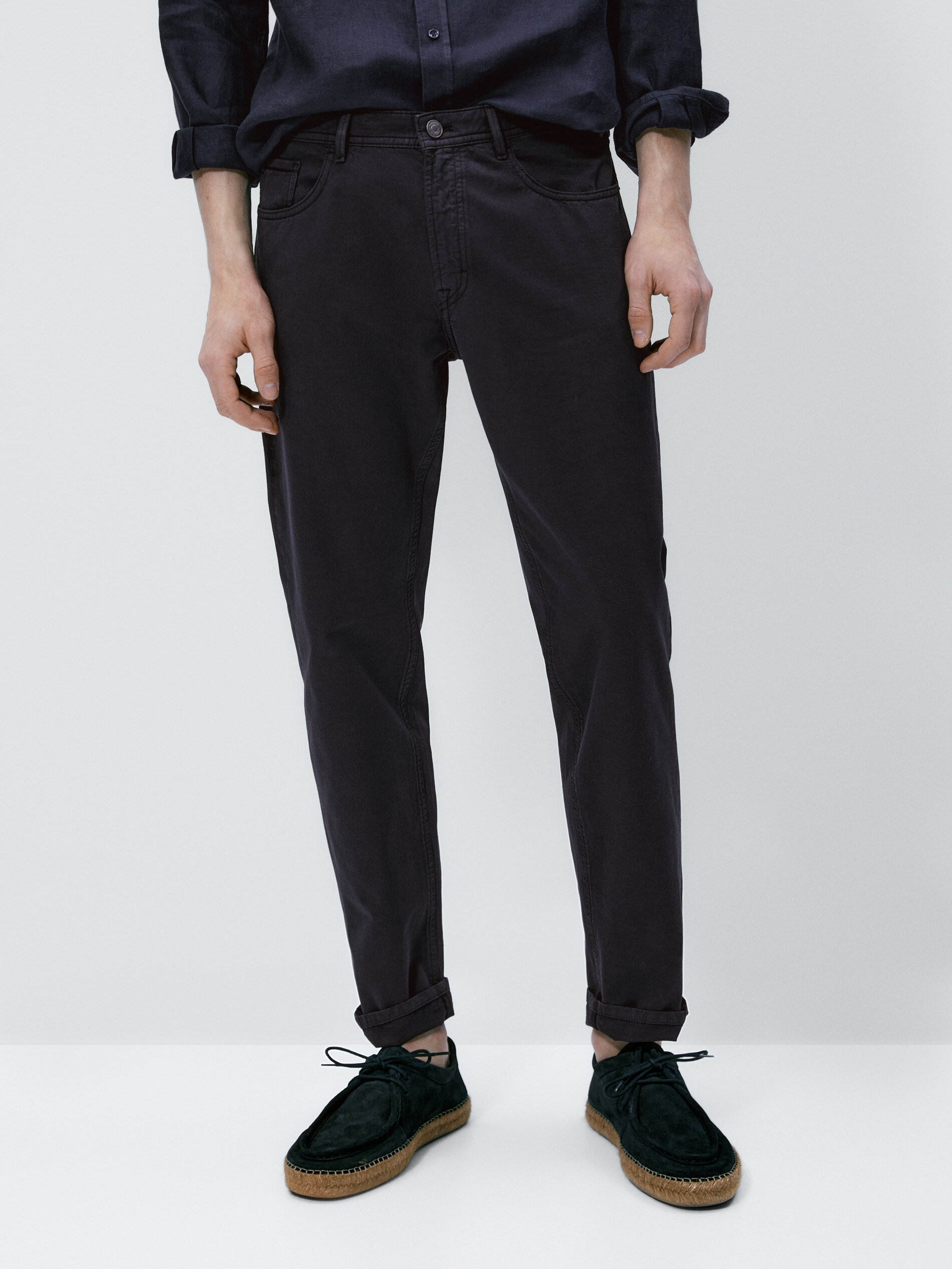 Pantalón tejanero tapered fit - AZUL MARINO