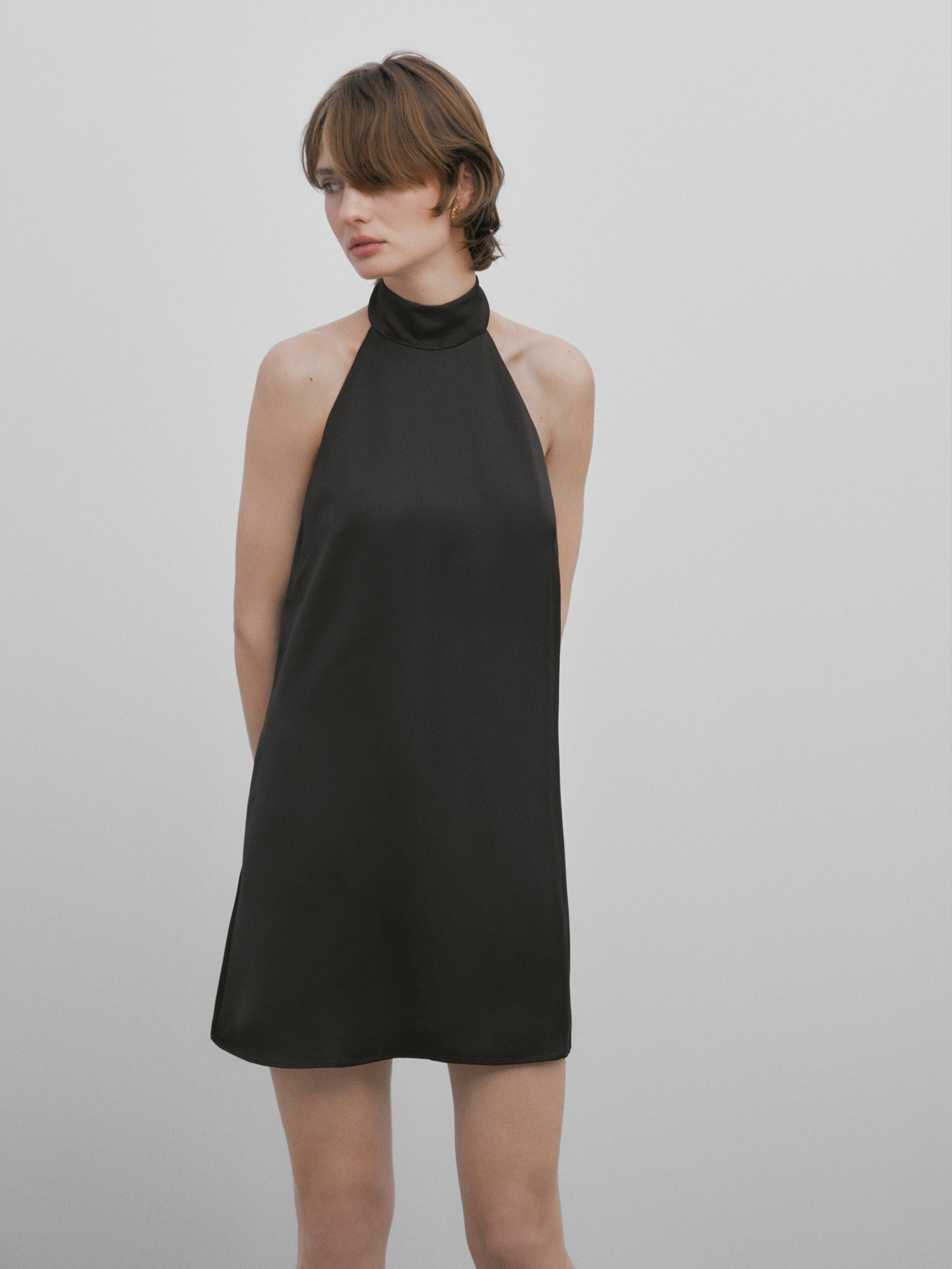 Vestido corto halter -Studio - NEGRO