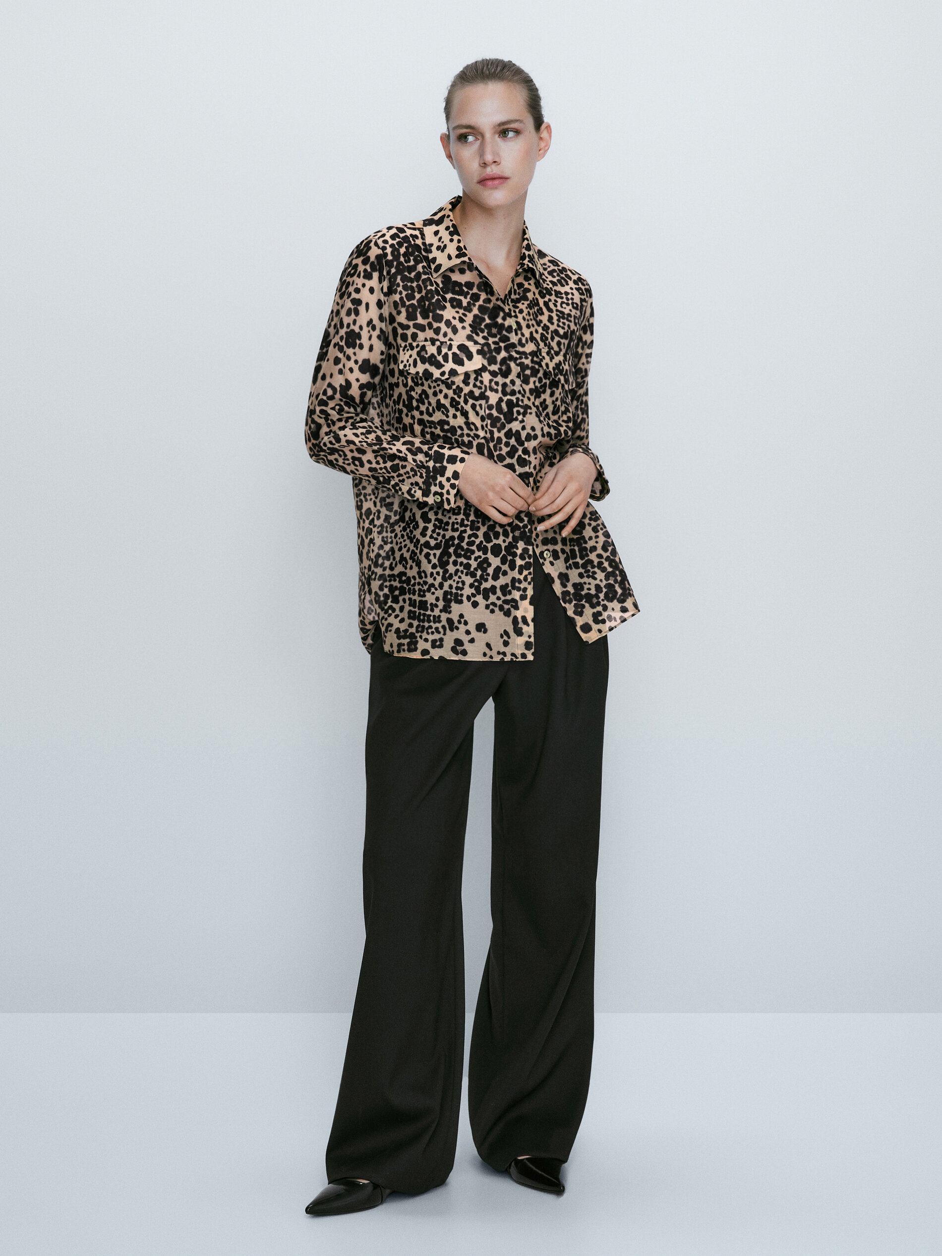 Camisa estampado animal bolsillos - MARRÓN