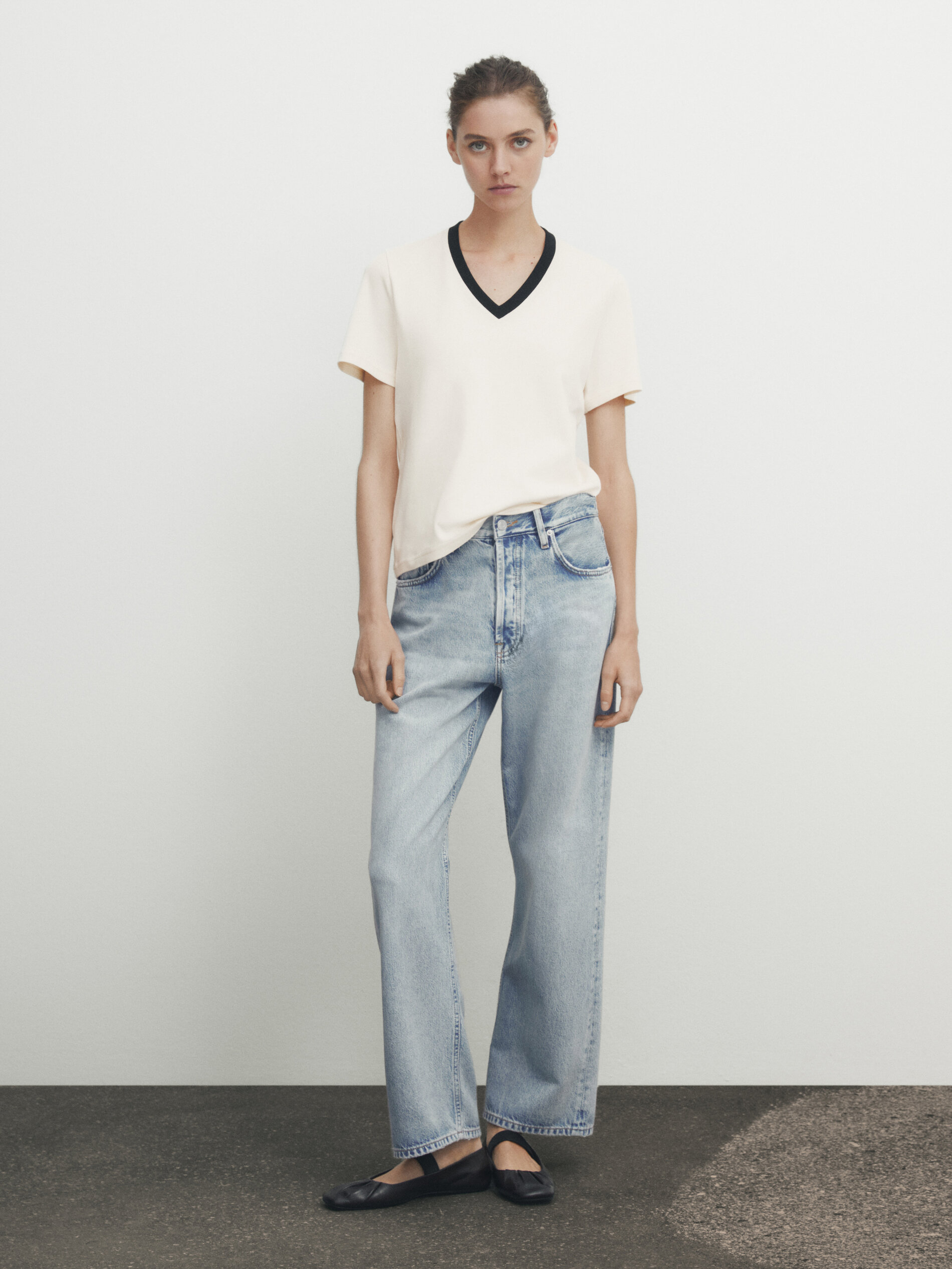 Camiseta cuello pico contraste algodón - CRUDO