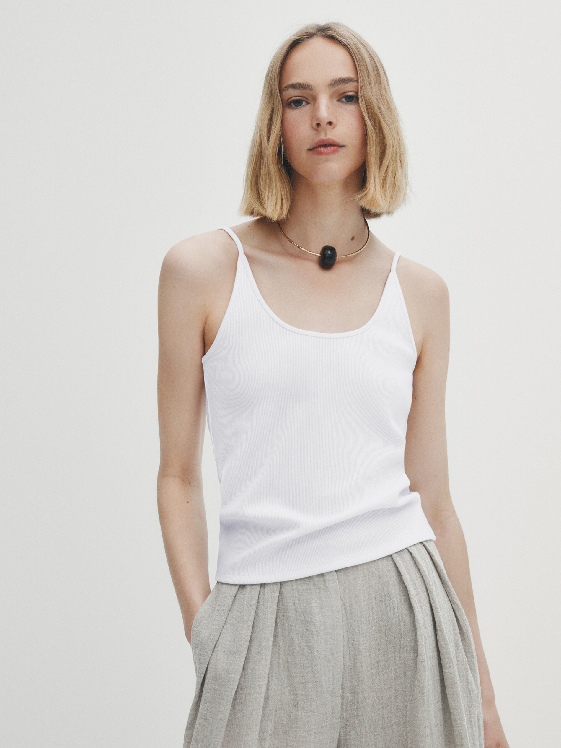 Top canalé tirantes finos - CRUDO