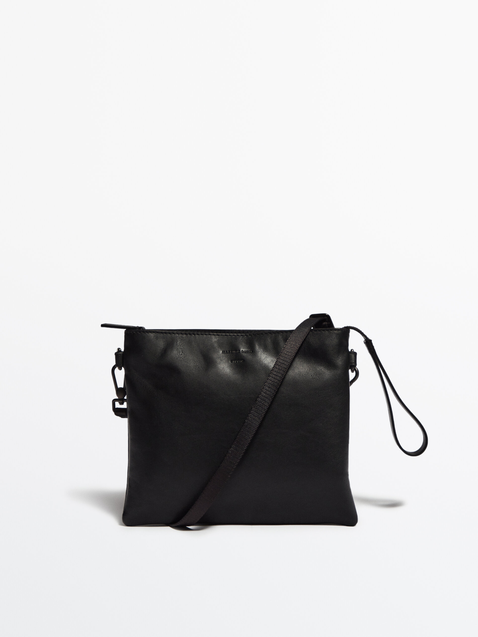 Pouch piel con correa -Studio - NEGRO