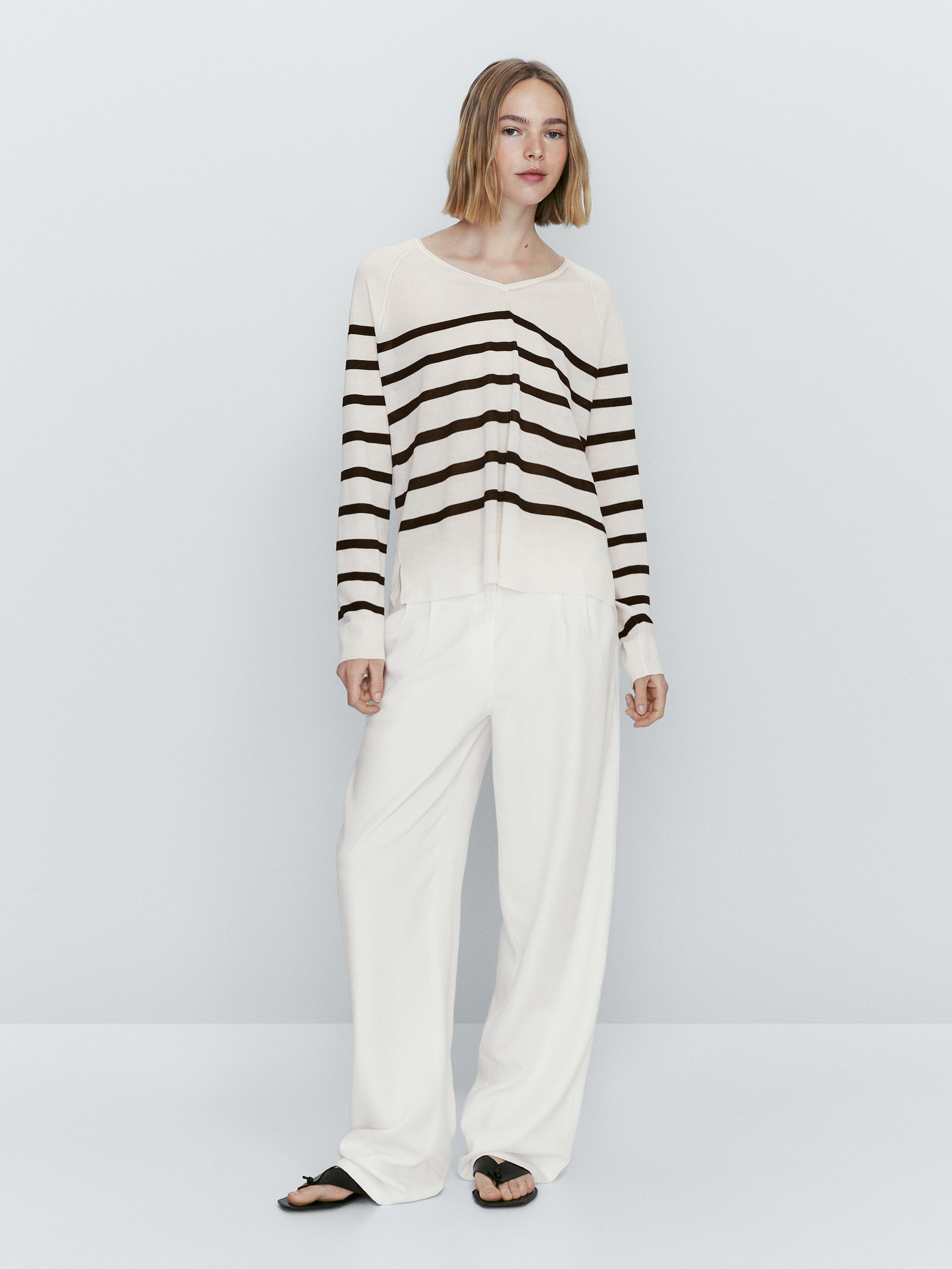 Jersey punto extrafino cuello pico - CRUDO