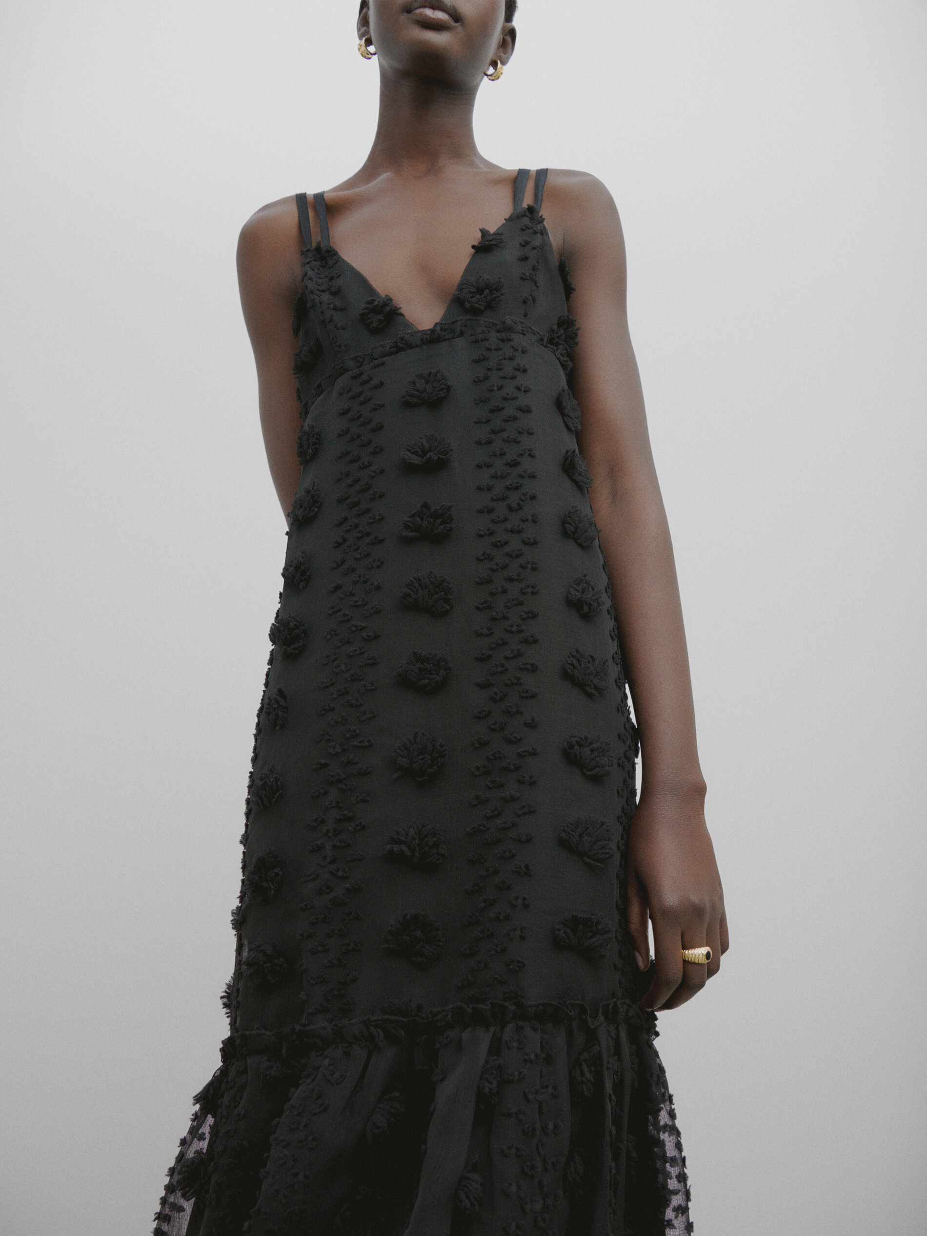 Vestido largo relieve doble tirante -Studio - NEGRO