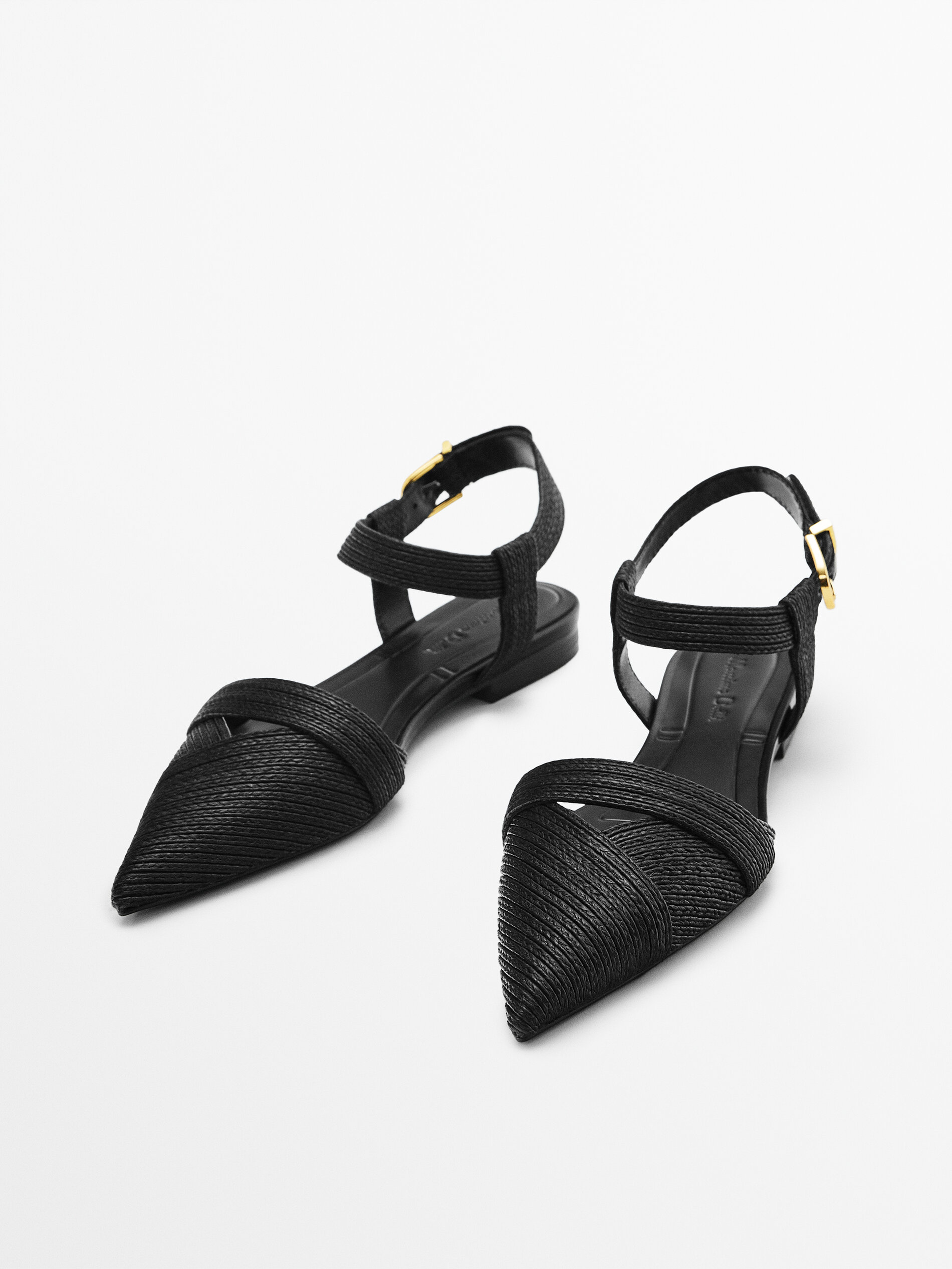 ZAPATO PLANO DESTALONADO - NEGRO