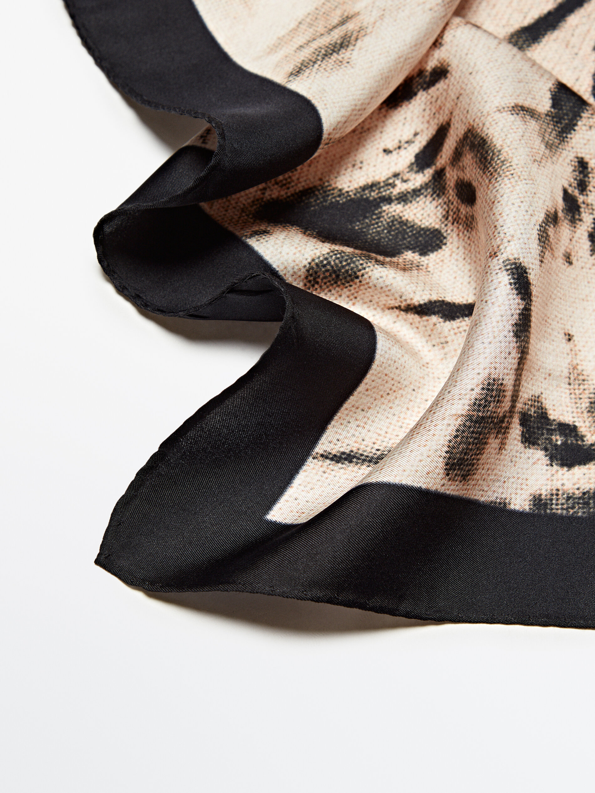 Fular seda estampado manchas - NEGRO