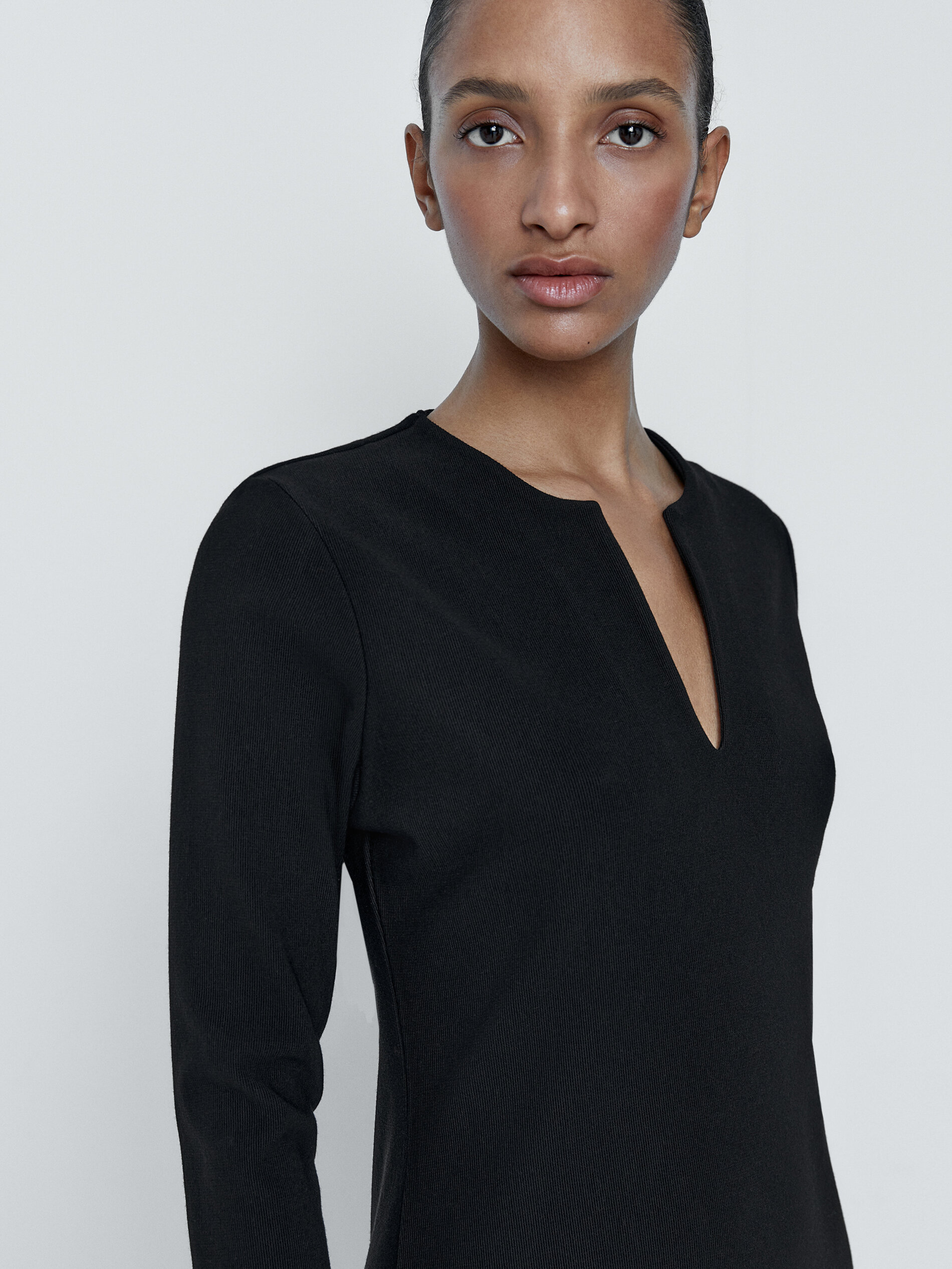 Vestido corto negro mini escote - NEGRO