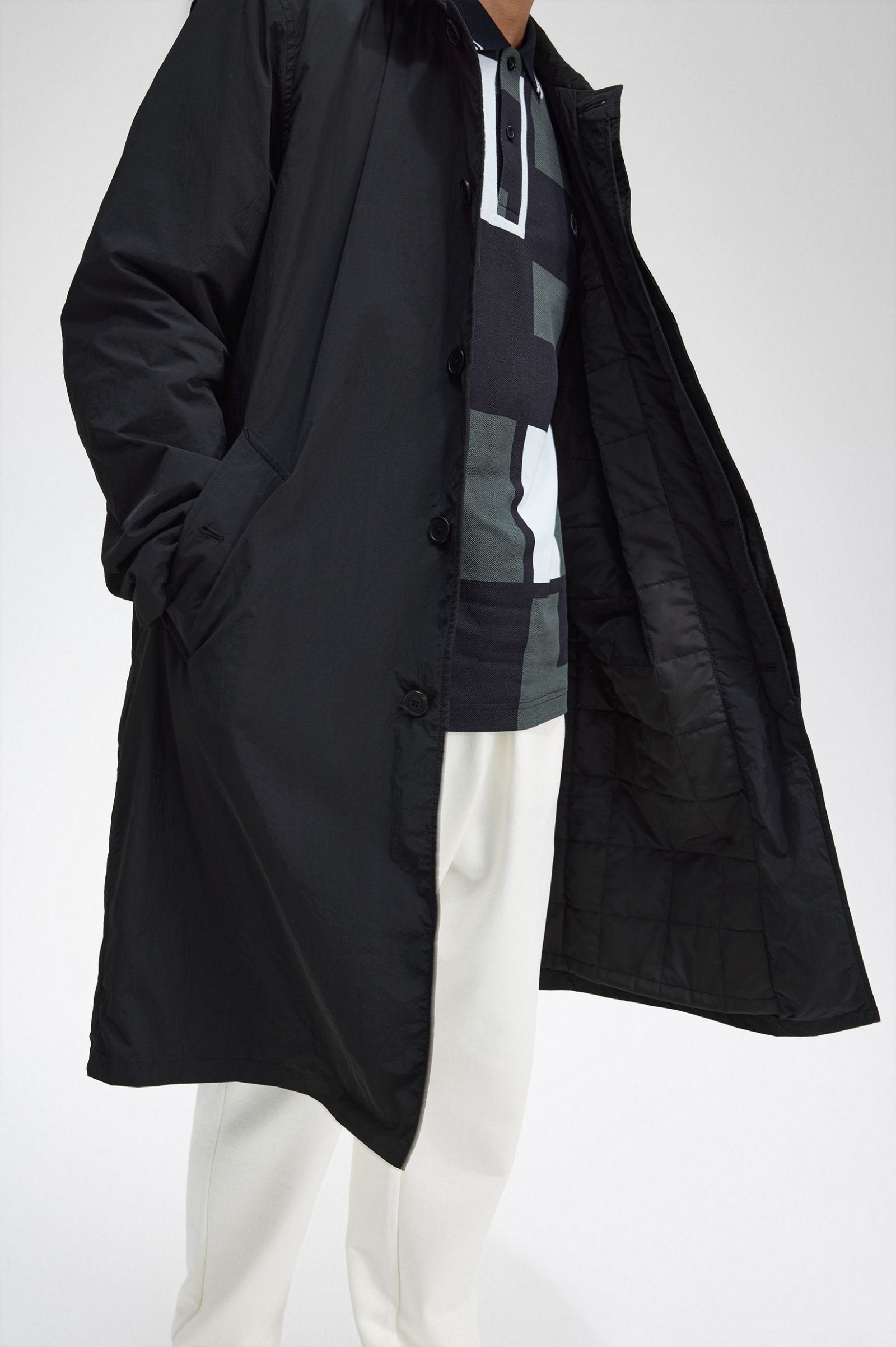 Button Through Mac Black