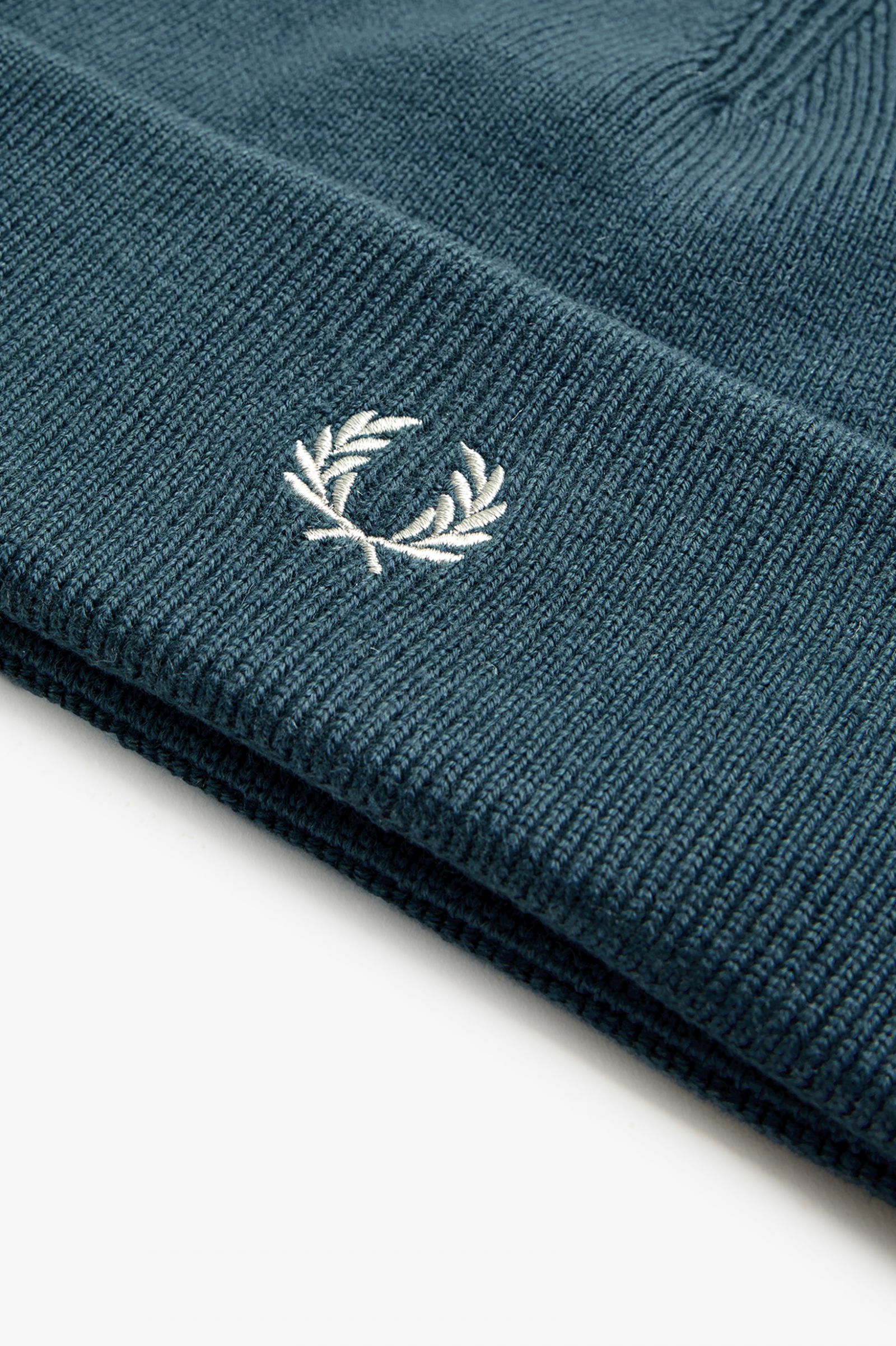 Classic Beanie Petrol Blue / Light Oyster