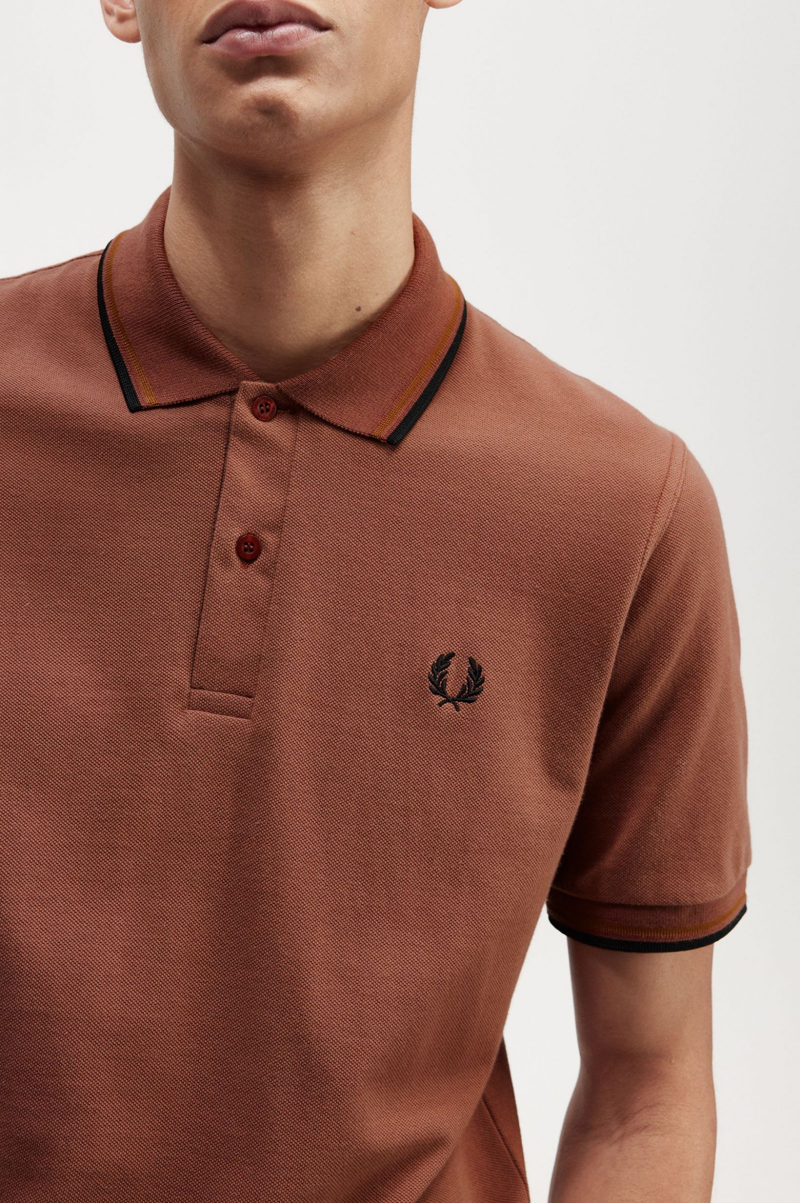 The Fred Perry ShirtM12 Whisky Brown / Dark Caramel / Black