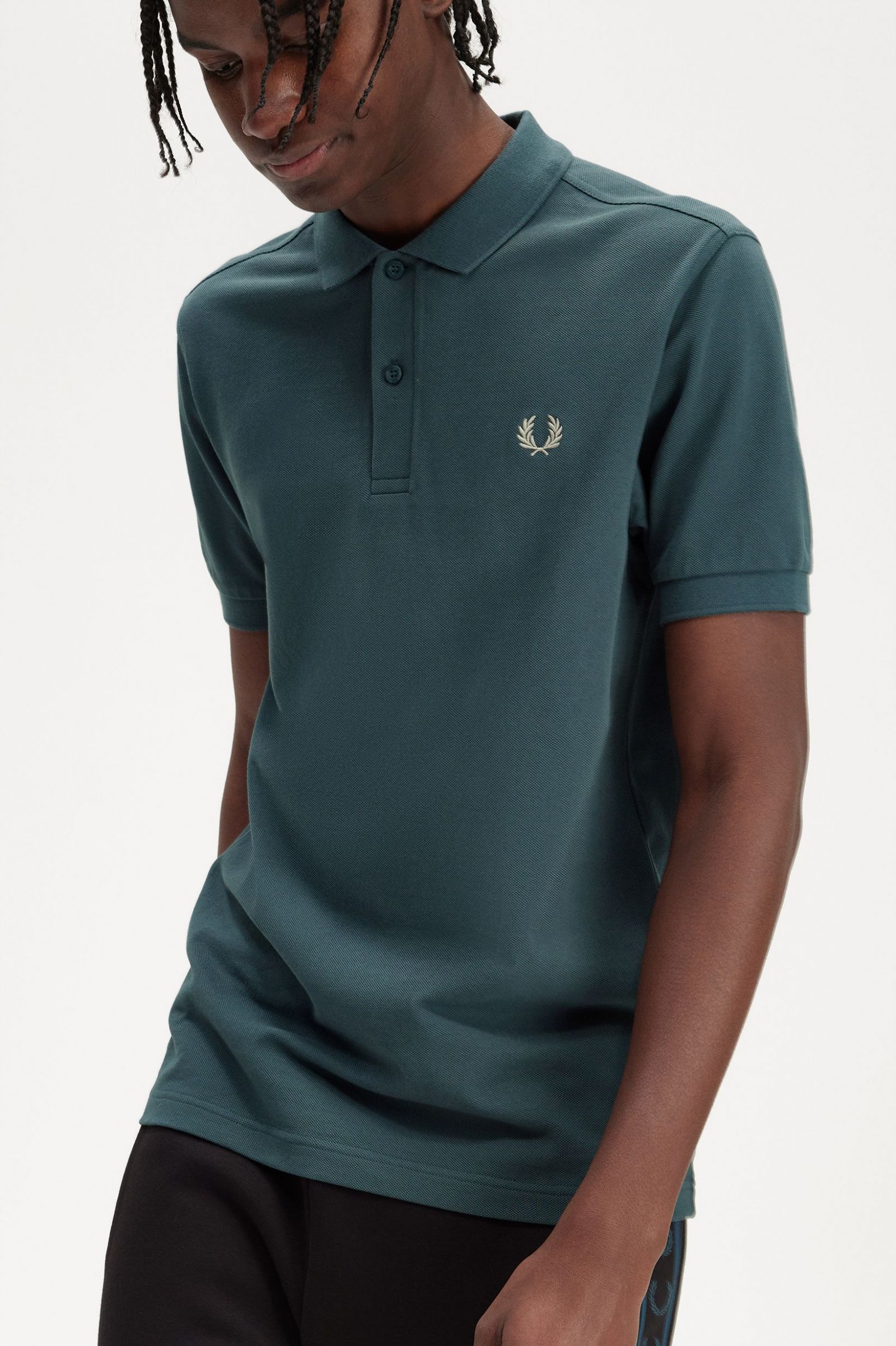 The Fred Perry ShirtM6000 Petrol Blue / Light Oyster