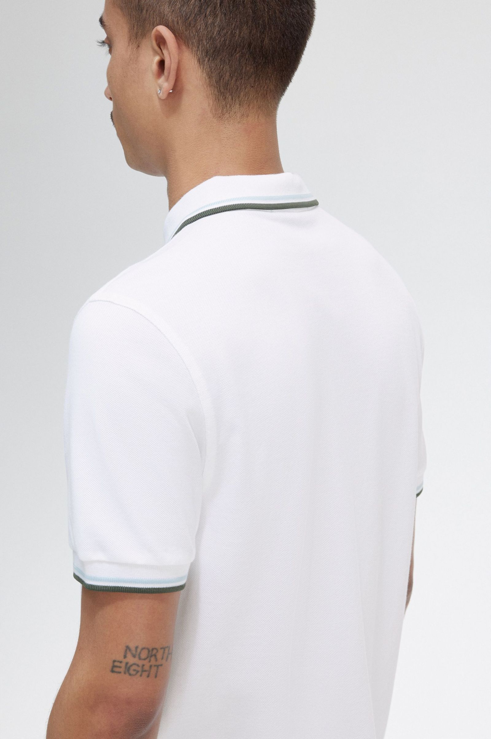 The Fred Perry ShirtM3600 White / Light Ice / Field Green