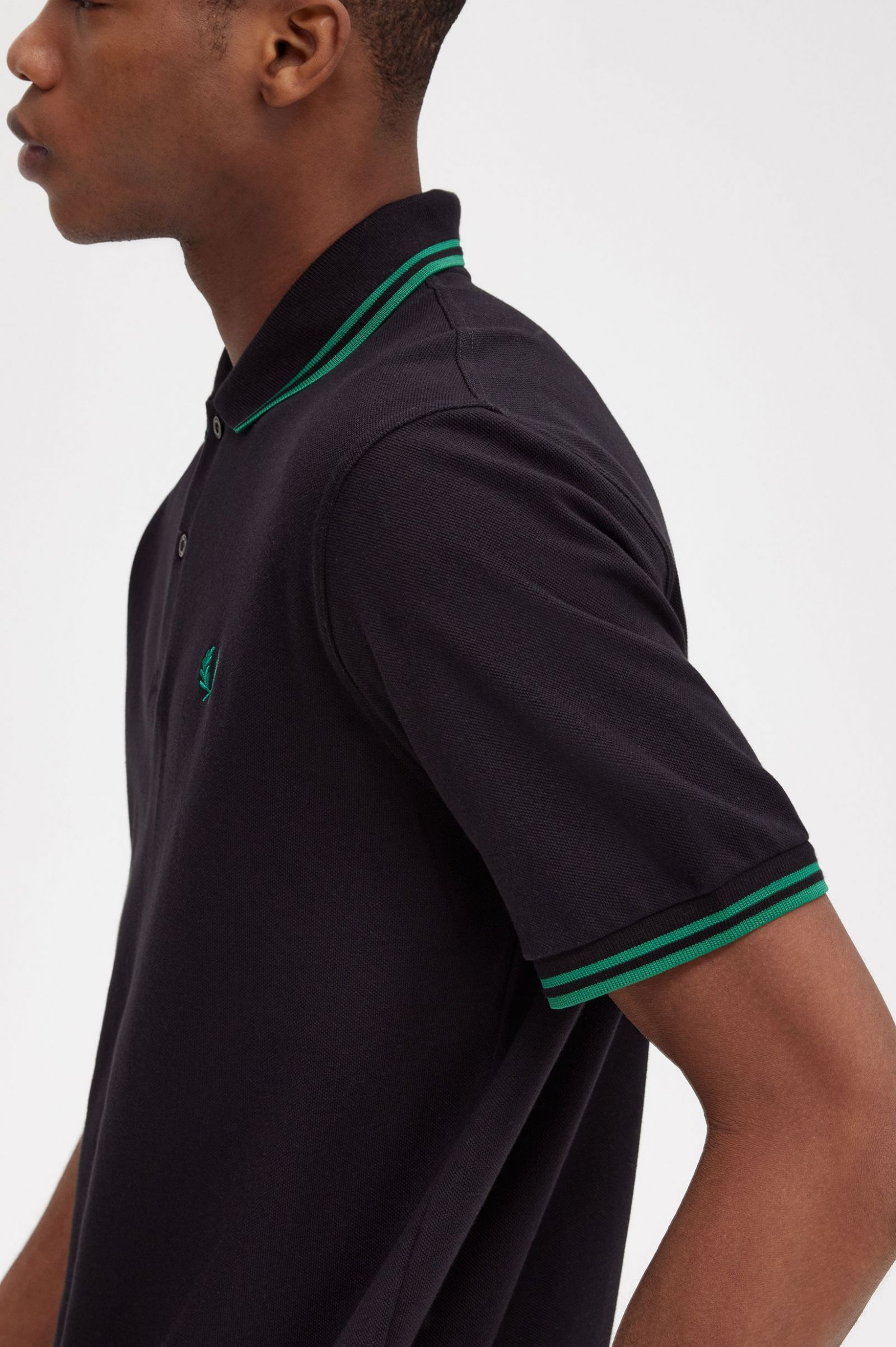 The Fred Perry ShirtM12 Black / Fred Perry Green / Fred Perry Green