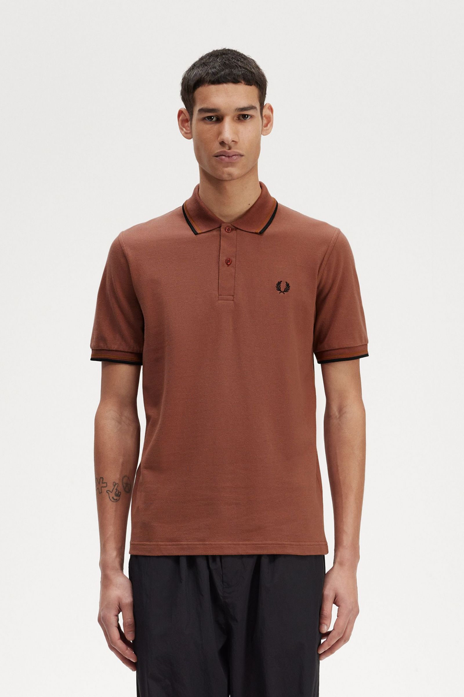 The Fred Perry ShirtM12 Whisky Brown / Dark Caramel / Black