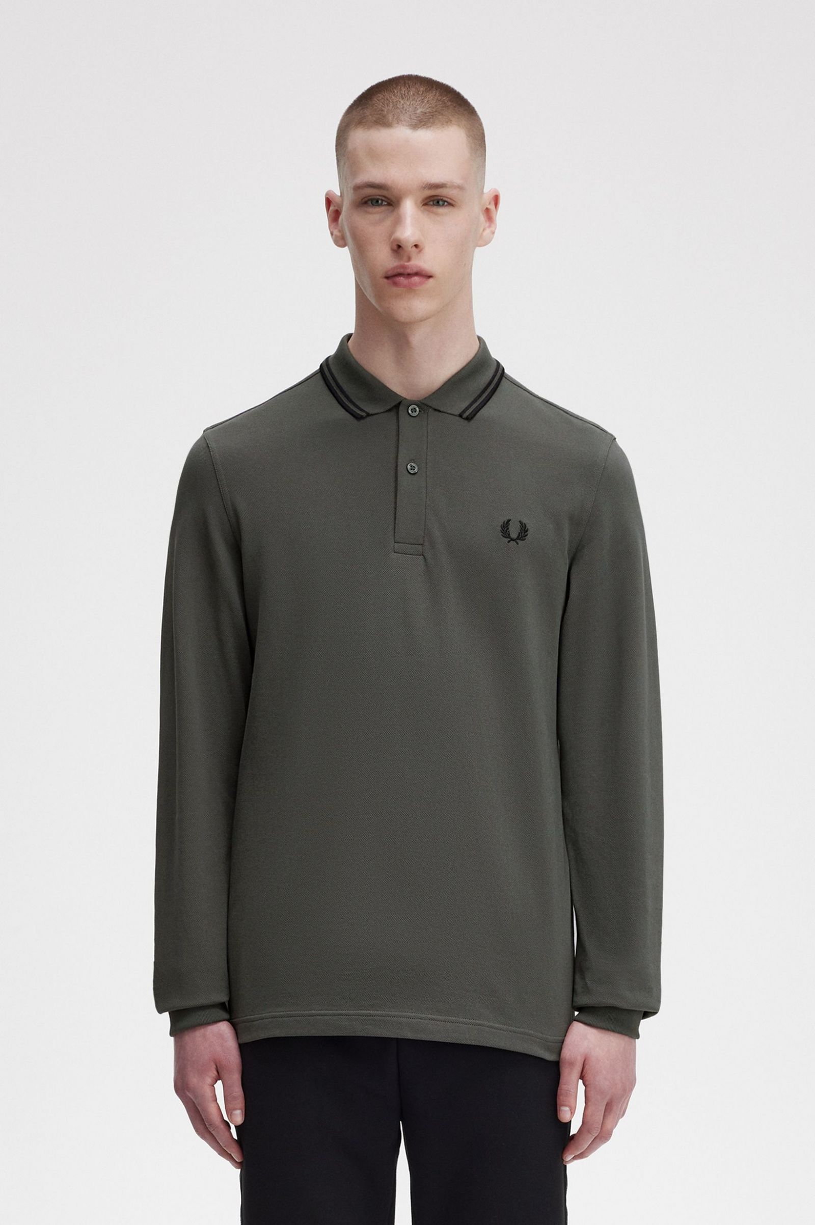 The Fred Perry ShirtM3636 Field Green / Black / Black