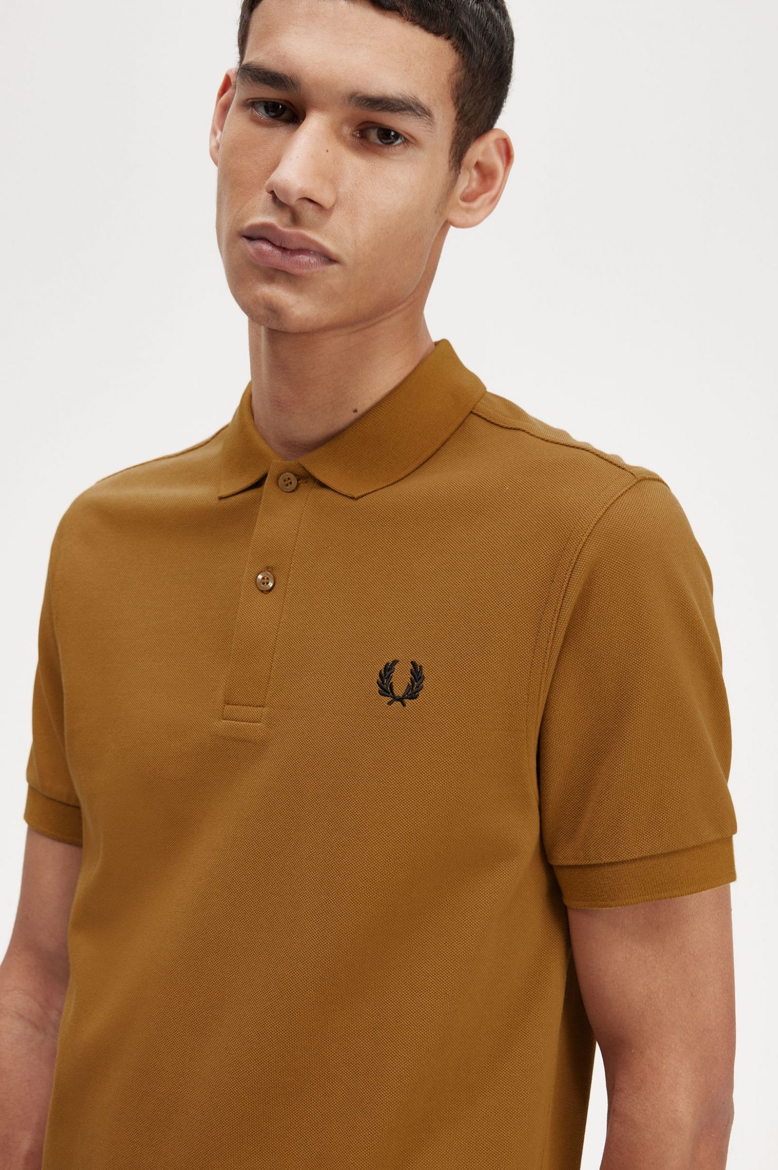 The Fred Perry ShirtM6000 Dark Caramel / Black
