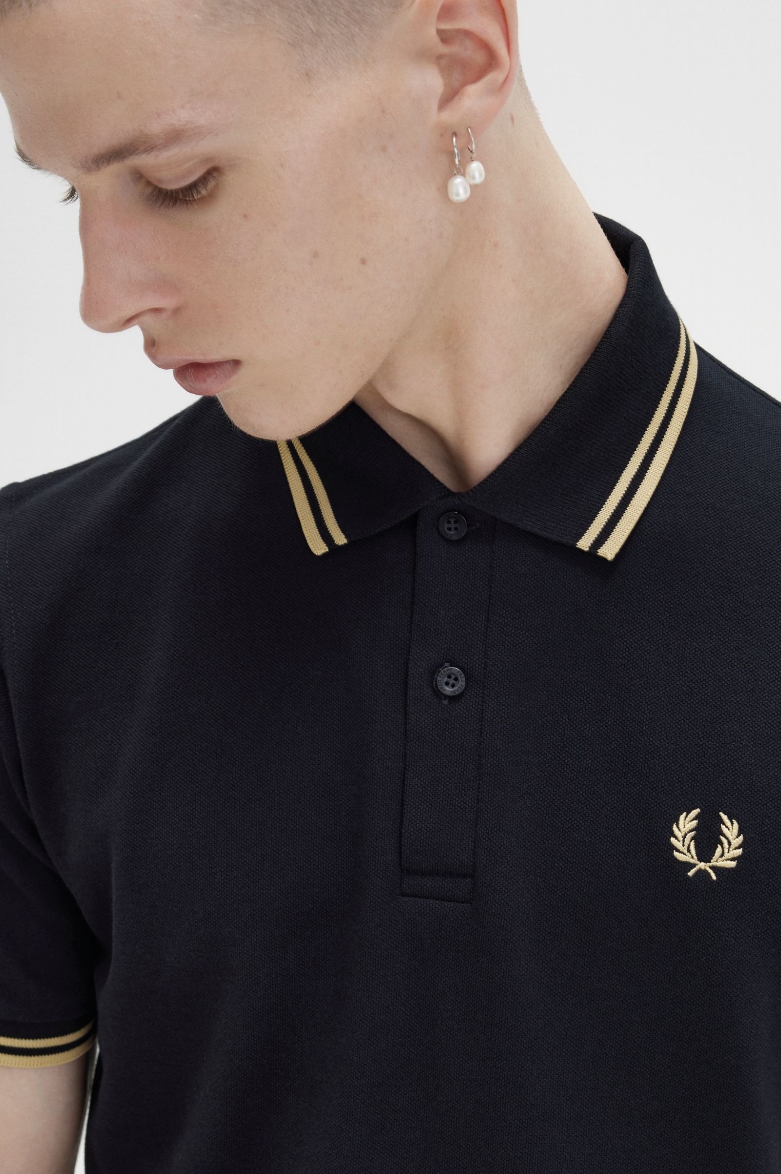 The Fred Perry ShirtM12 Black / Champagne / Champagne
