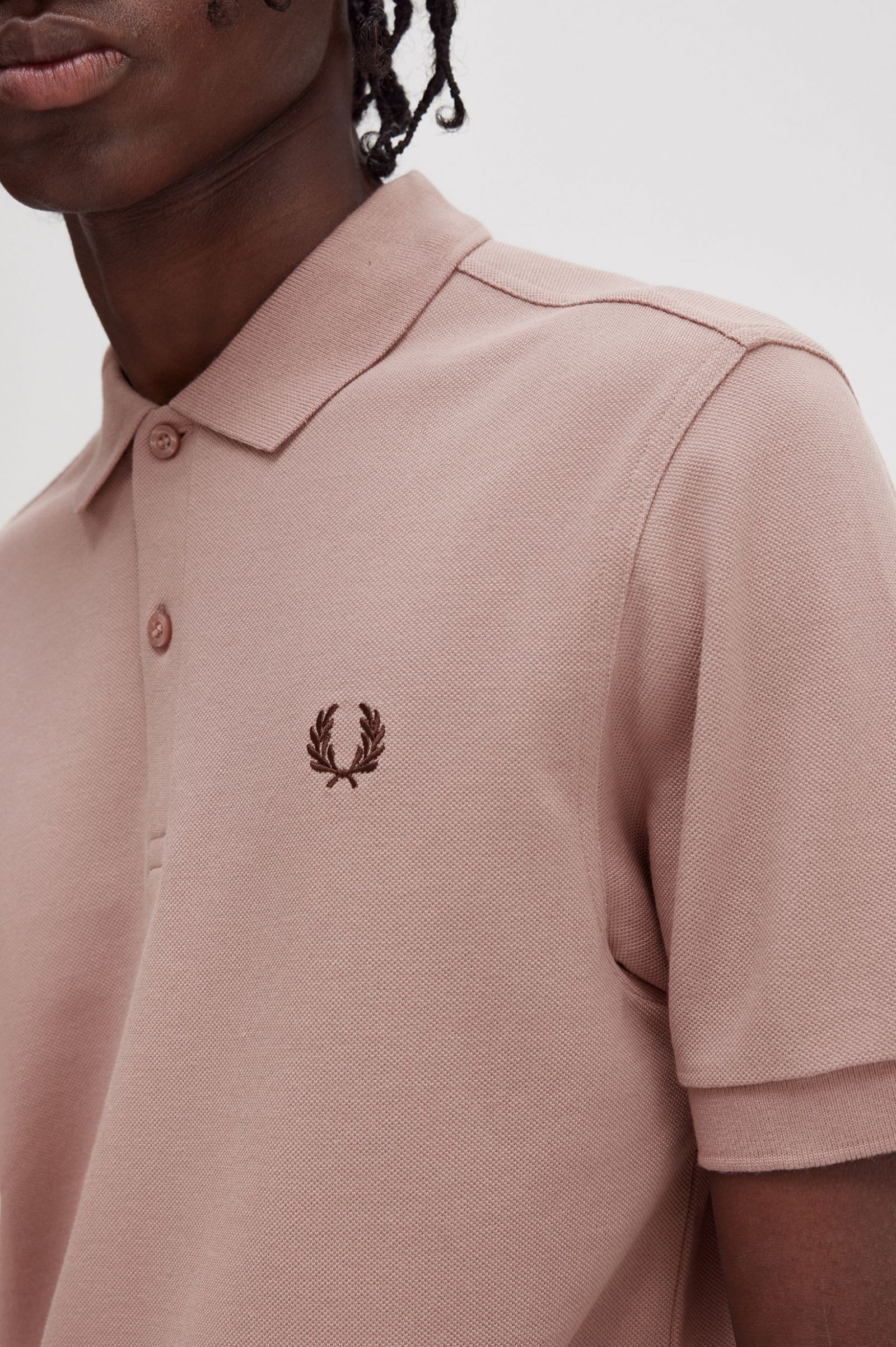 The Fred Perry ShirtM6000 Dark Pink / Burnt Tobacco