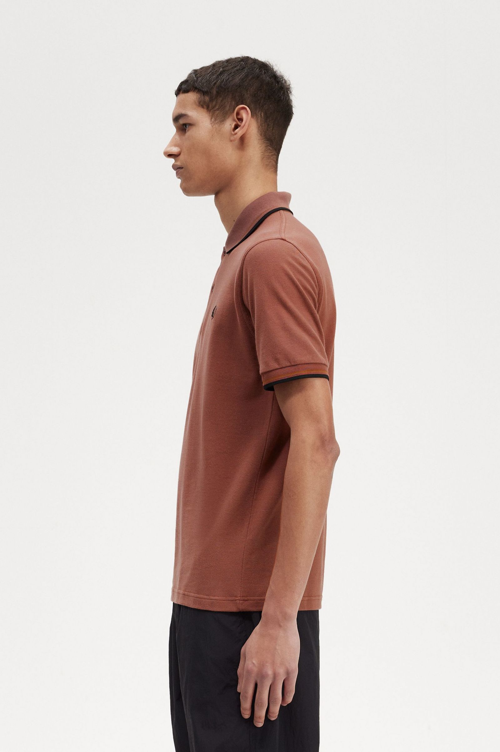 The Fred Perry ShirtM12 Whisky Brown / Dark Caramel / Black