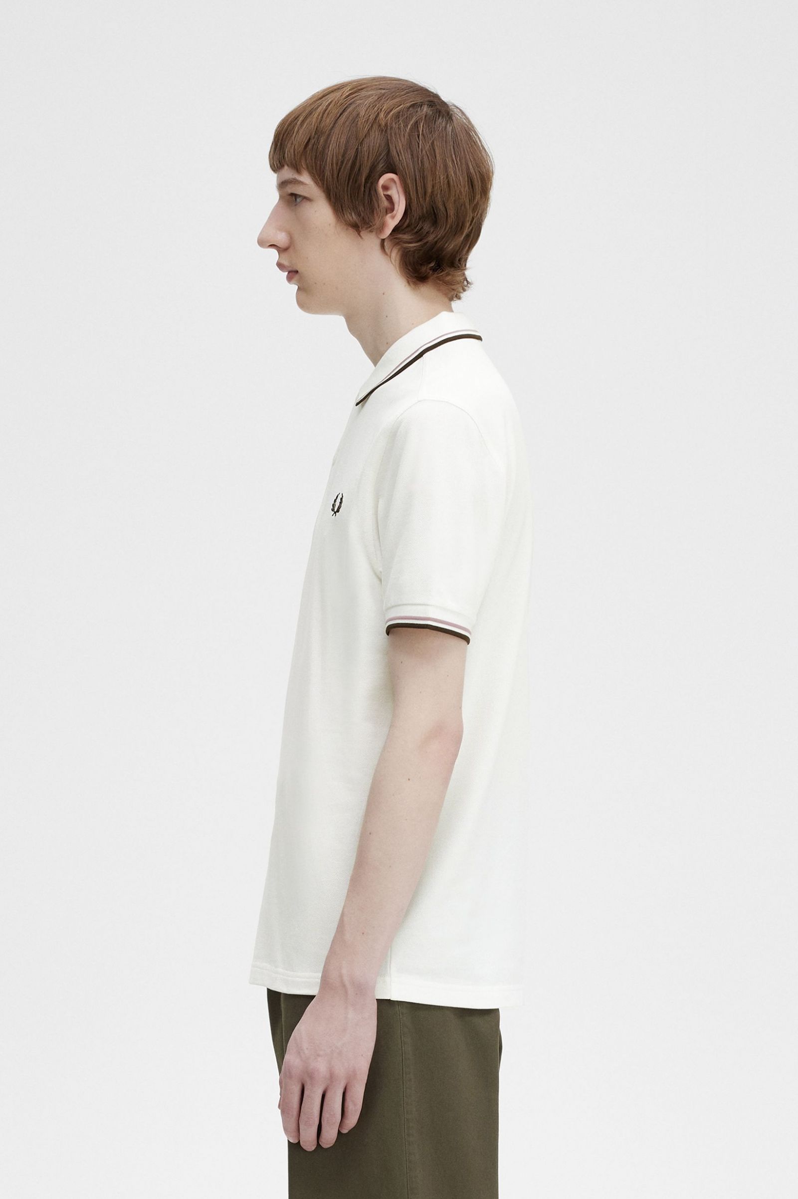 The Fred Perry ShirtM3600 Snow White / Deep Pink / Burnt Tobacco