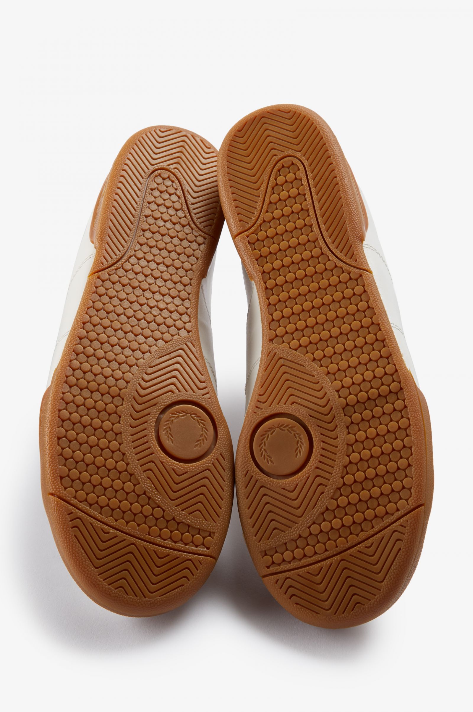 B722 Porcelain / Black