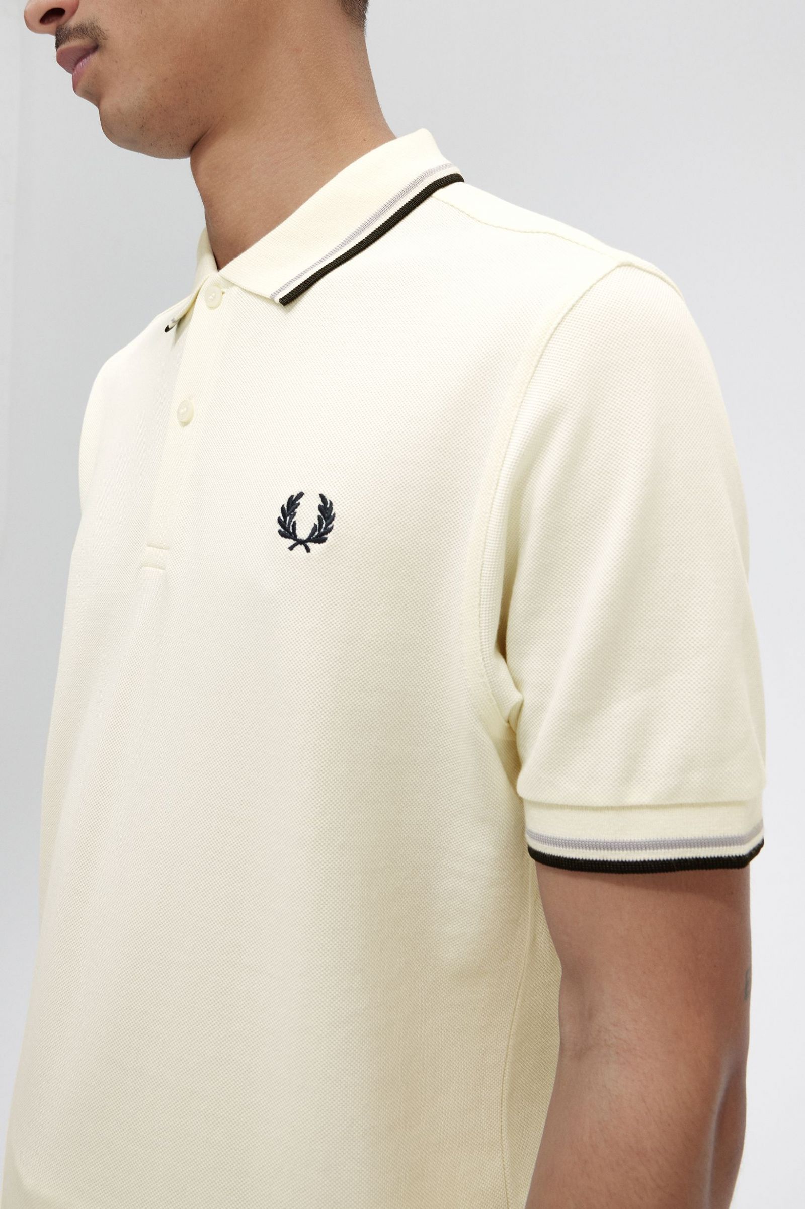 The Fred Perry ShirtM3600 Ecru / Limestone / Black