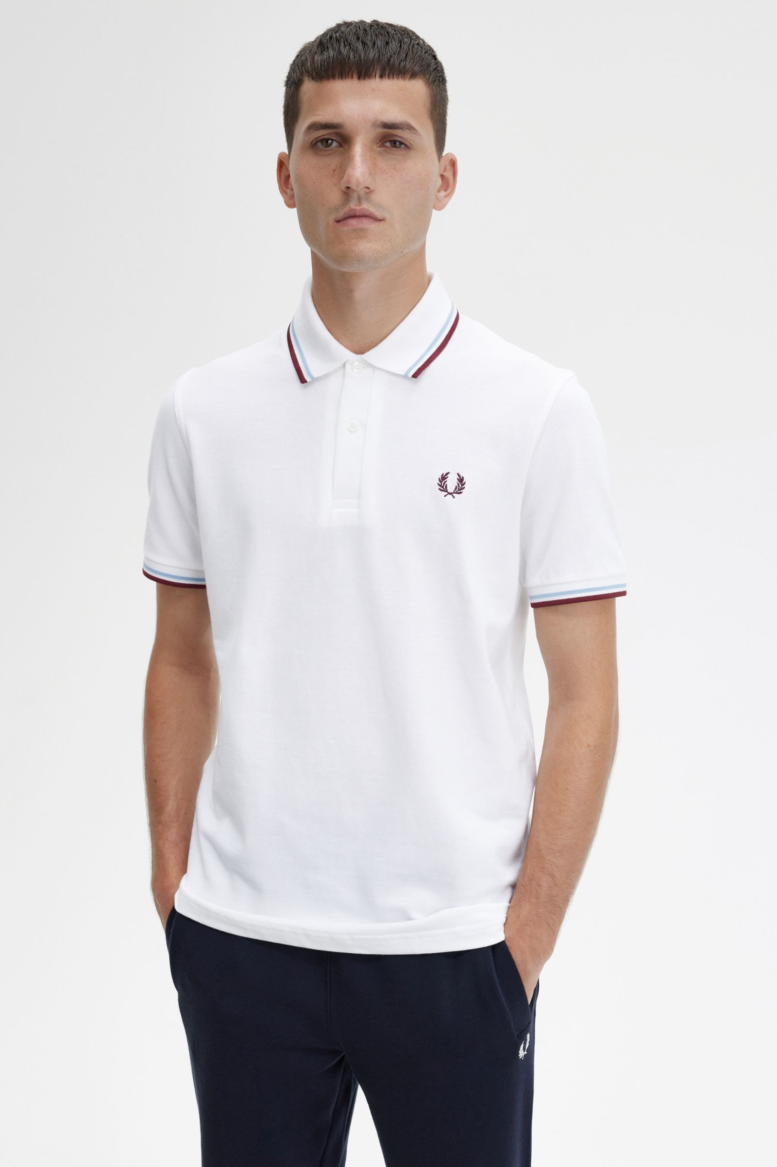 The Fred Perry ShirtM12 White / Ice / Maroon