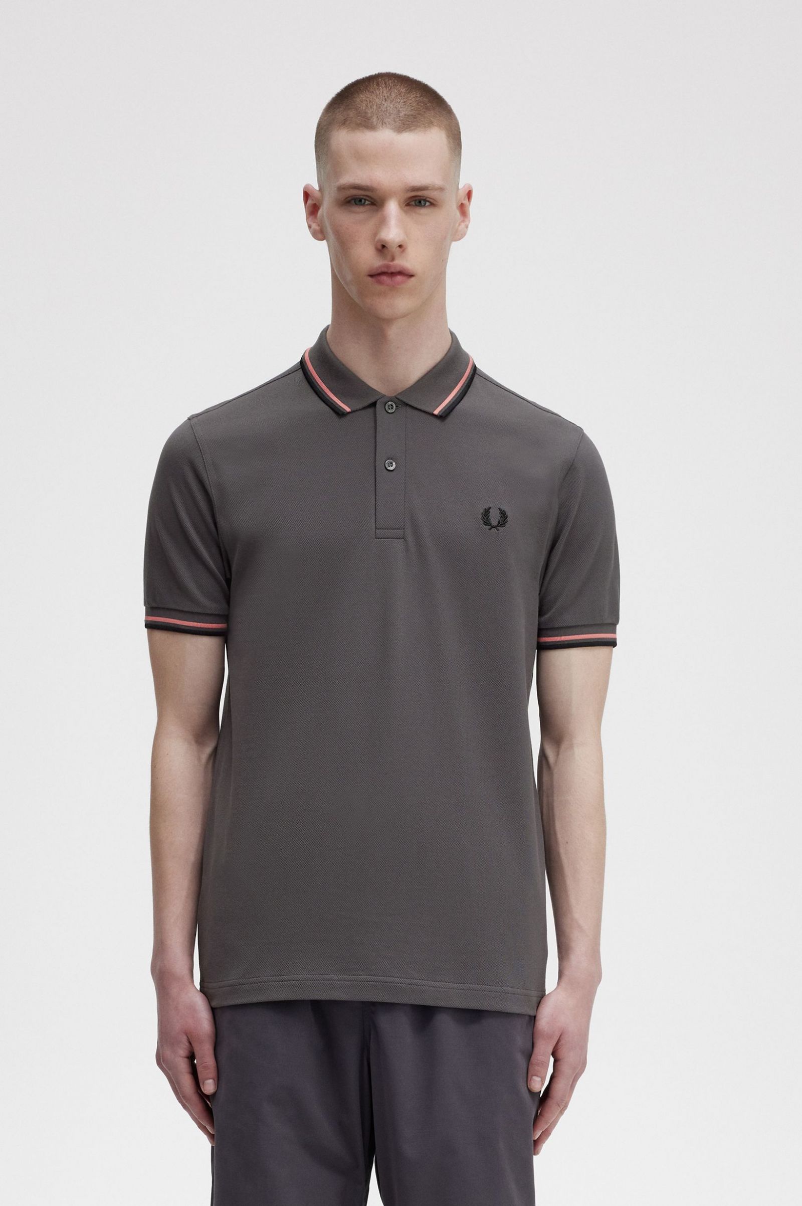 The Fred Perry ShirtM3600 Gunmetal / Coral Heat / Black