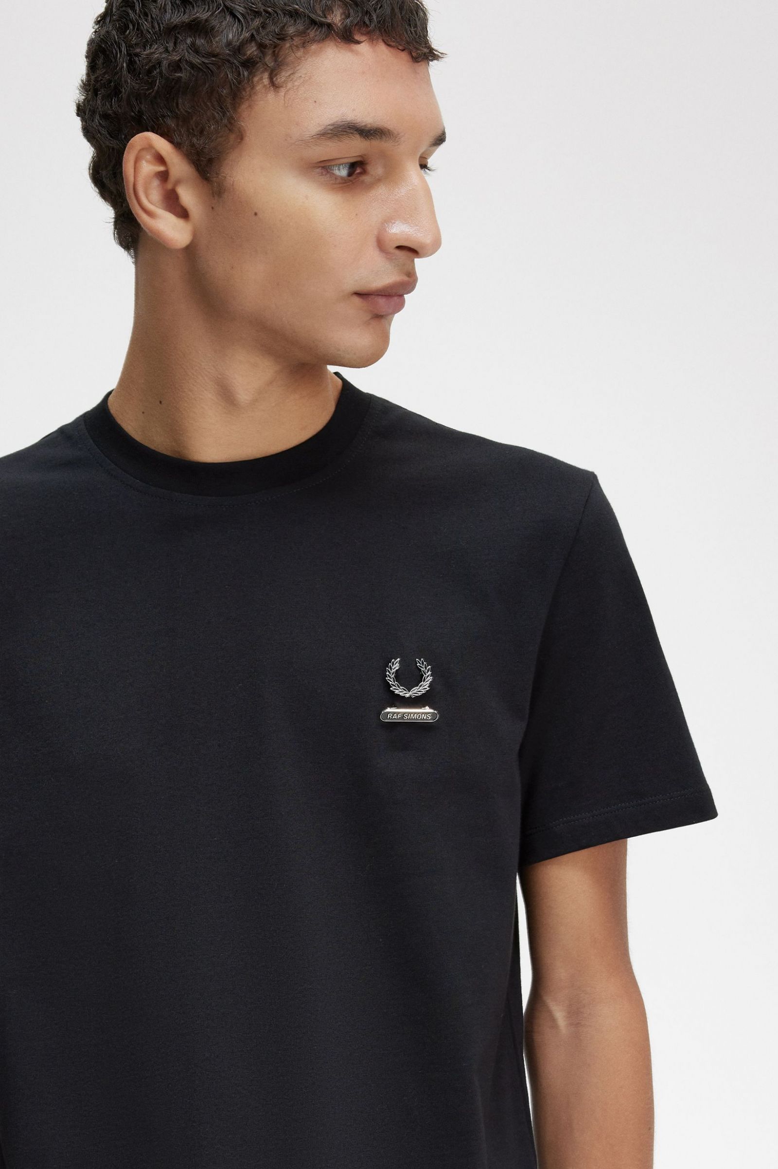 Raf SimonsEnamel Pin T-Shirt Black