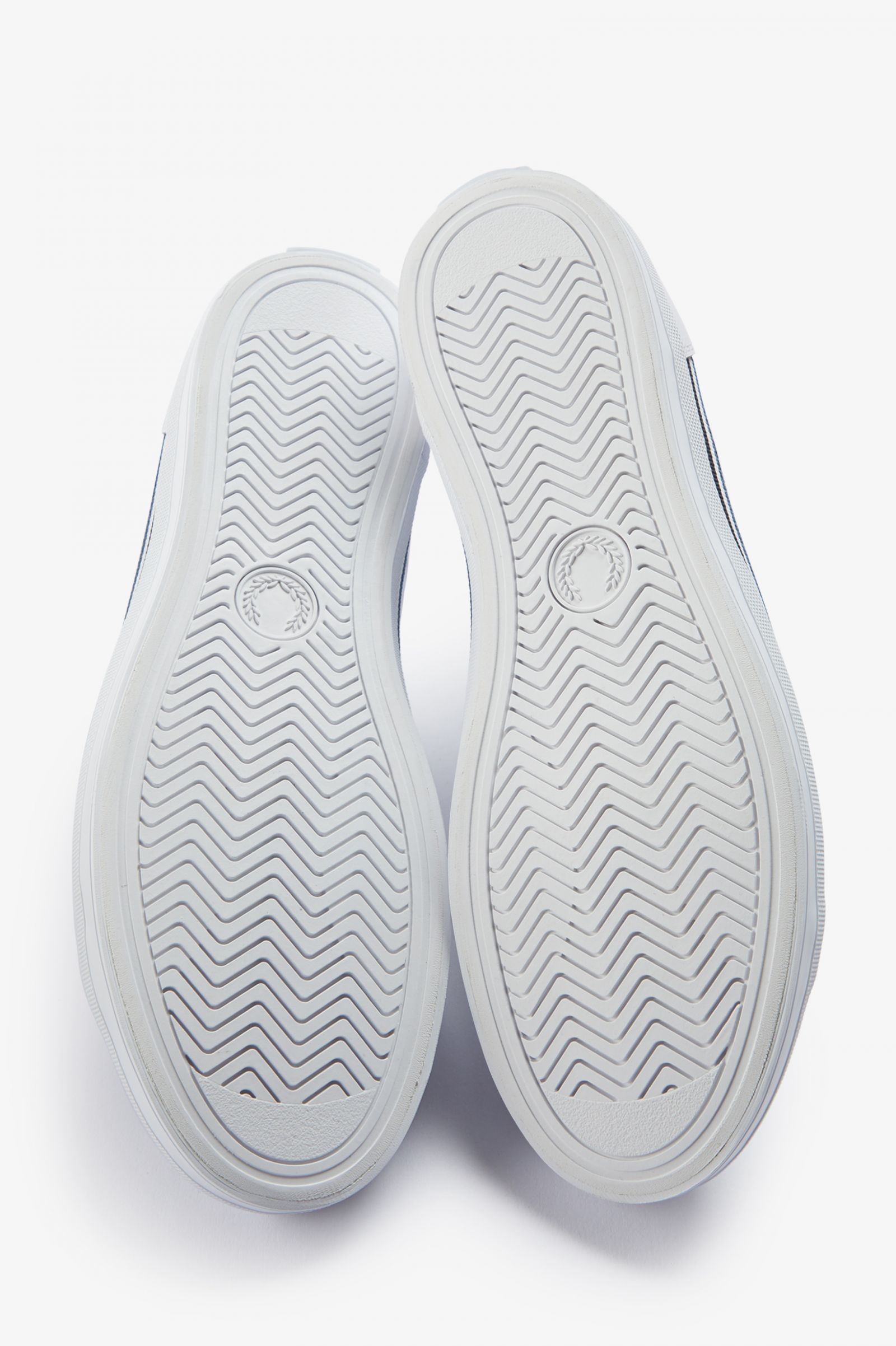 Perforated Baseline White / Midnght Blue