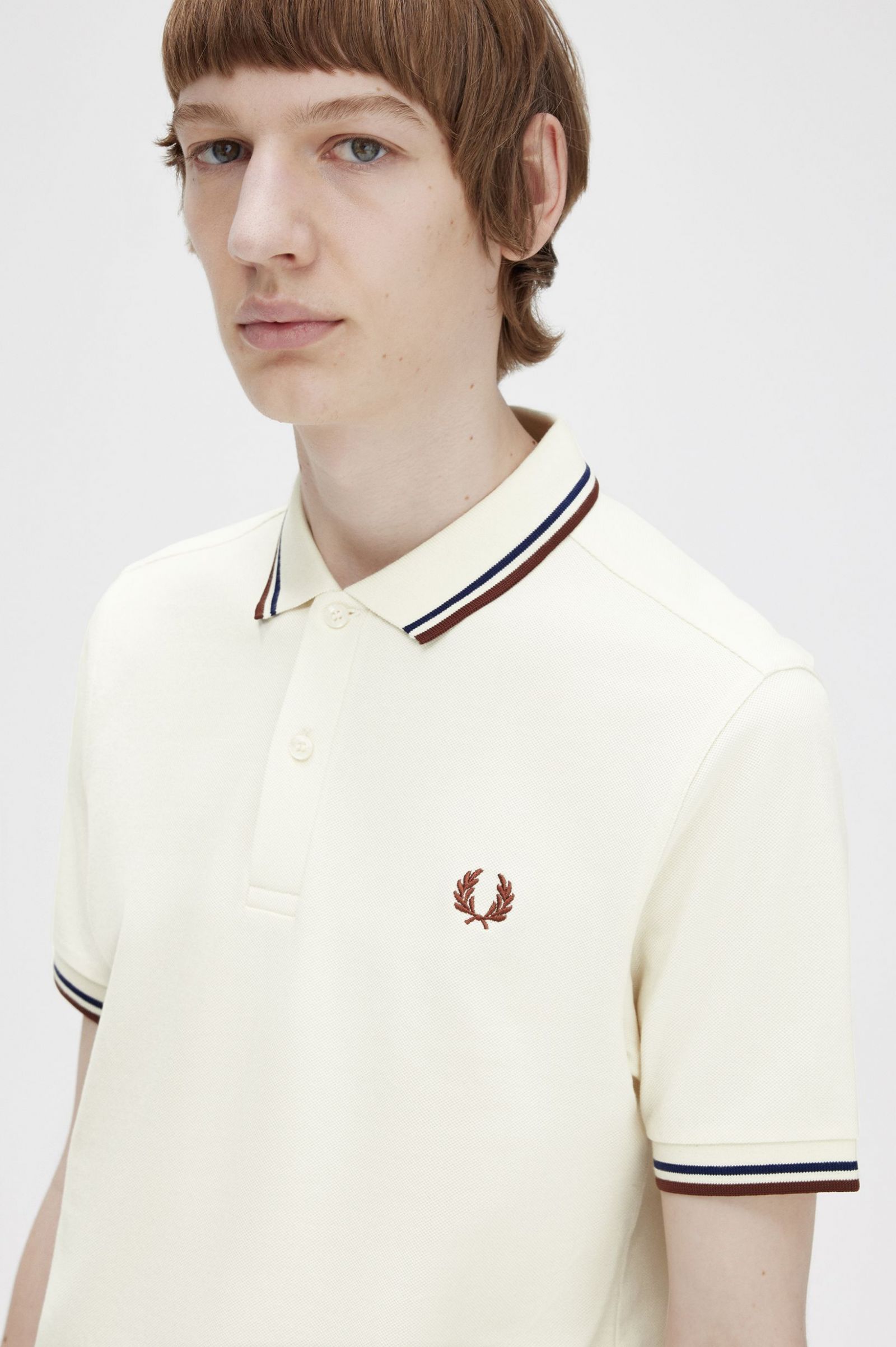 The Fred Perry ShirtM3600 Ecru / French Navy / Whisky Brown