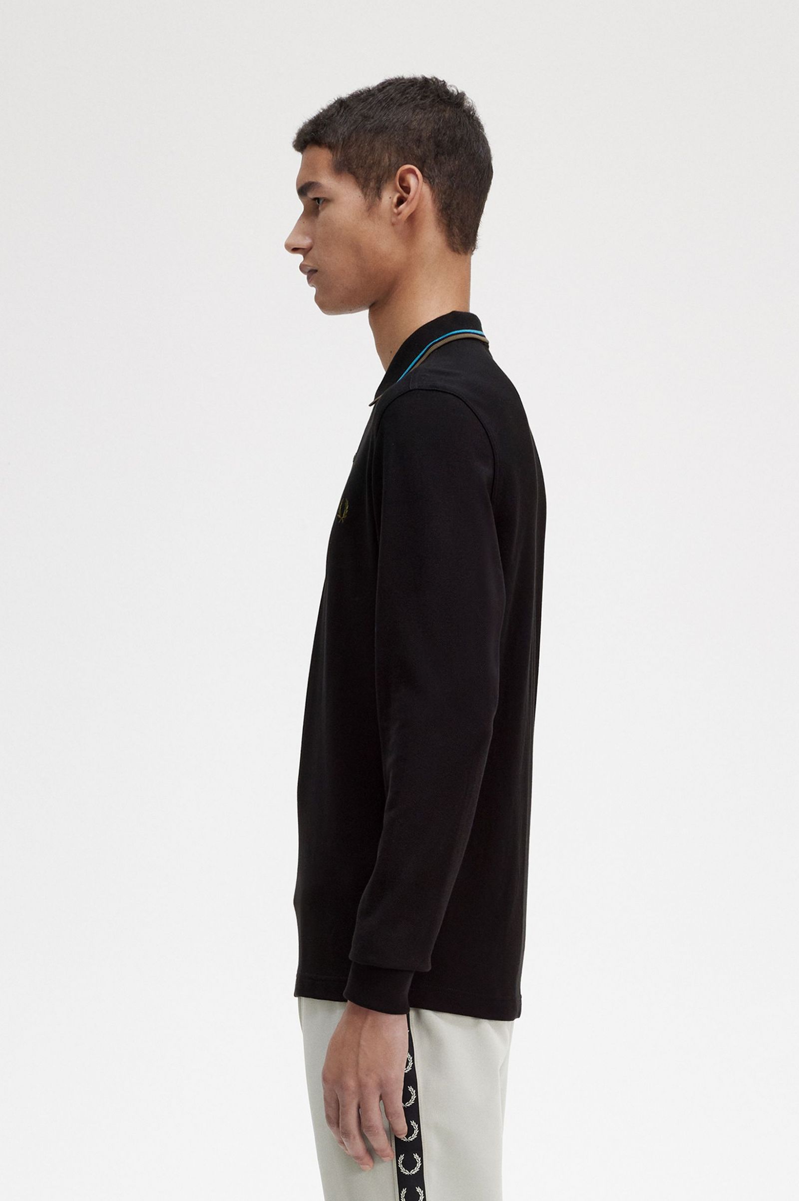 The Fred Perry ShirtM3636 Black / Cyber Blue / Uniform Green