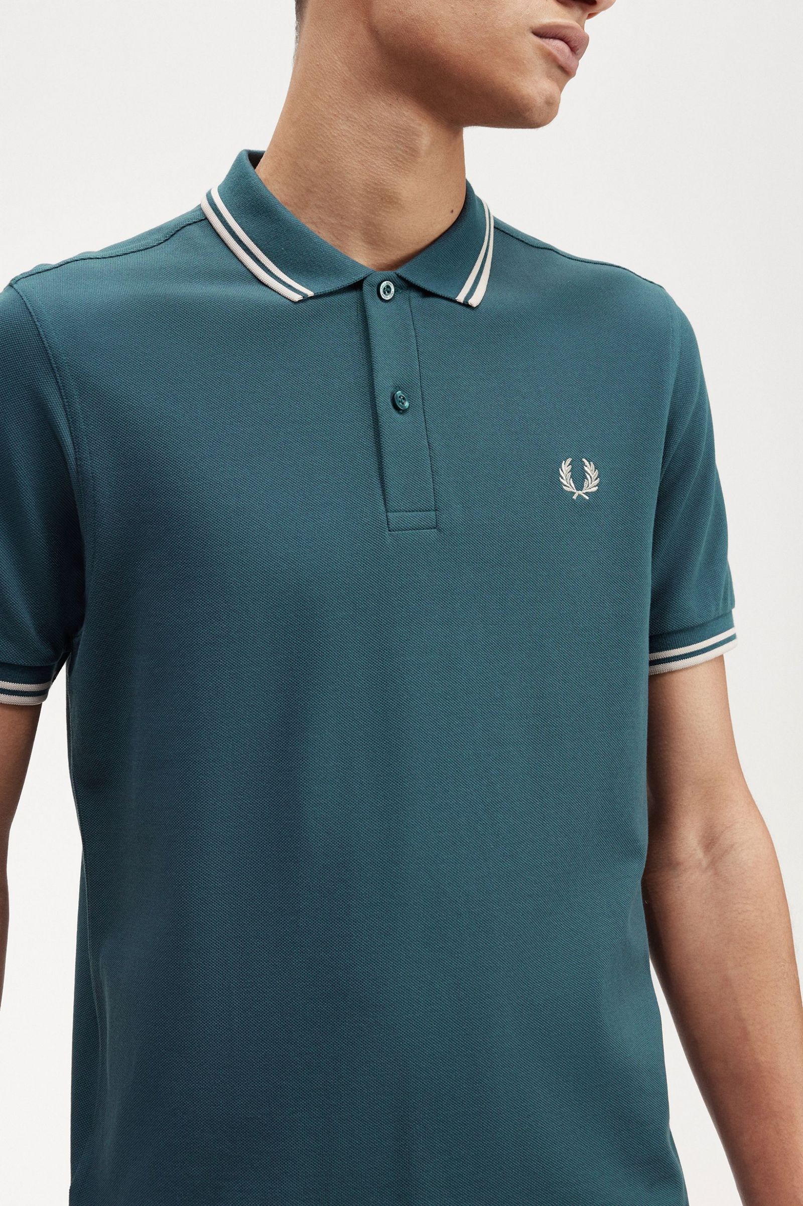 The Fred Perry ShirtM3600 Petrol Blue / Light Oyster / Light Oyster