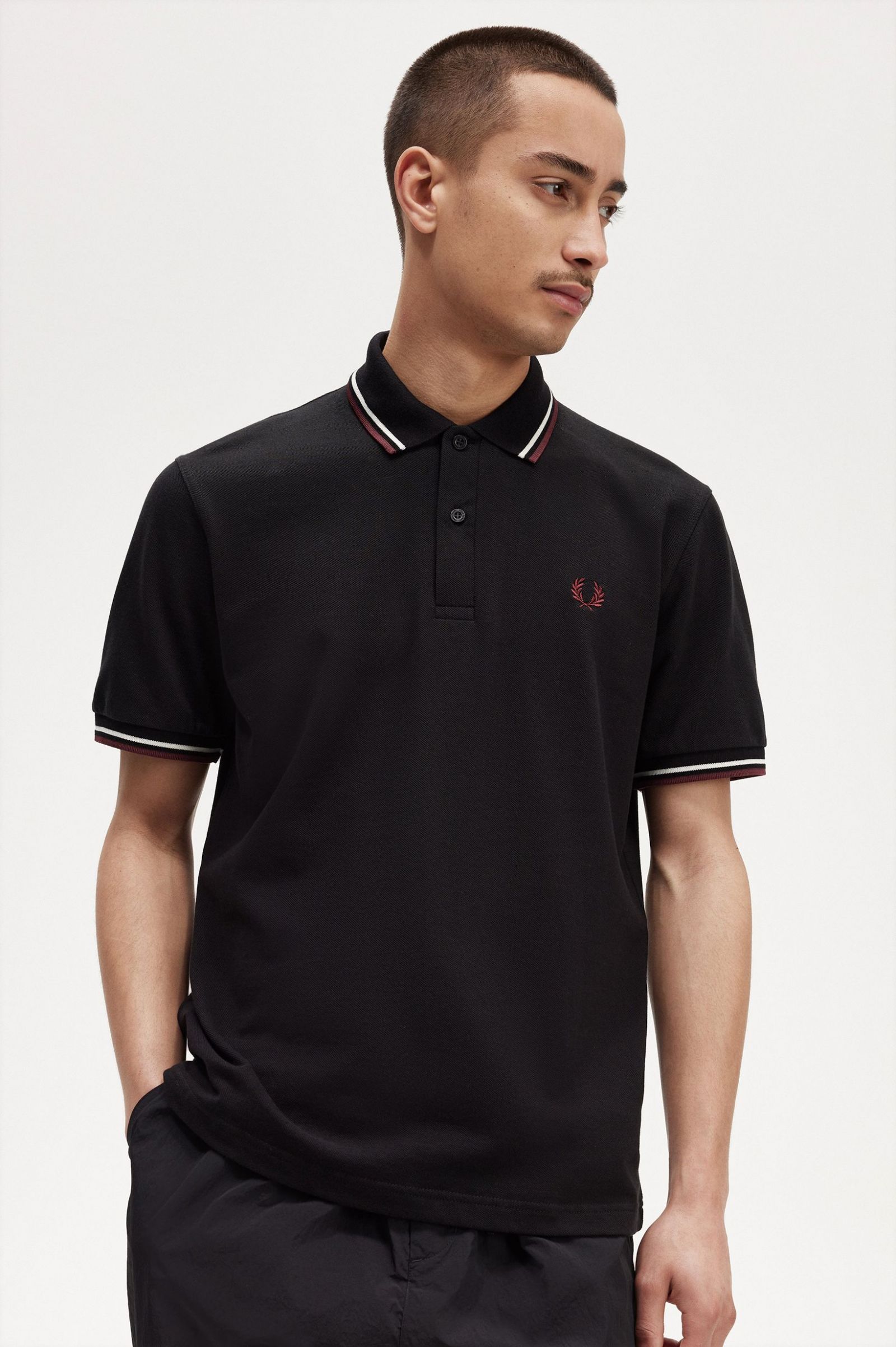 The Fred Perry ShirtM12 Black / Ecru / Oxblood
